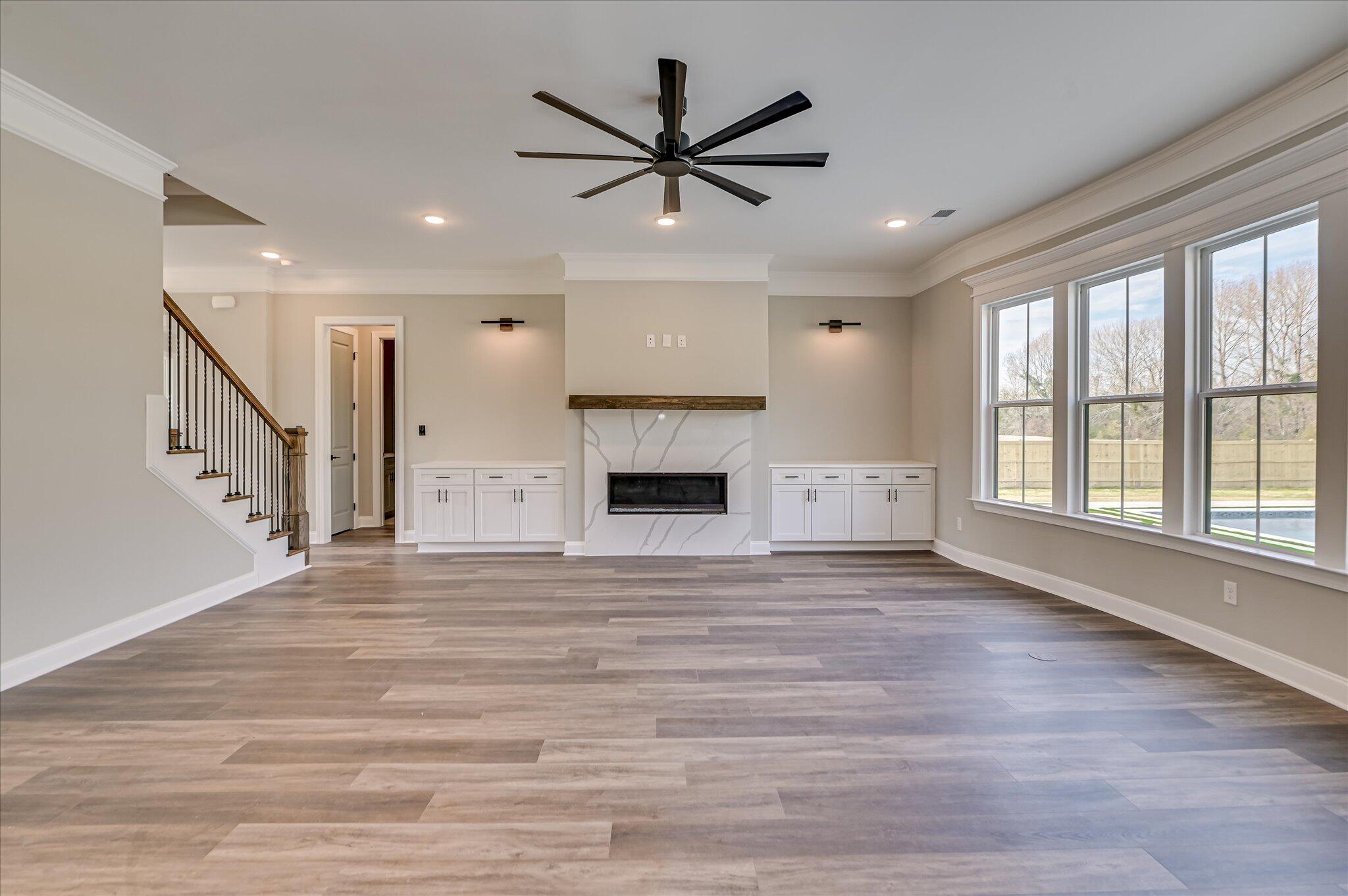 1129 Meandering Trail