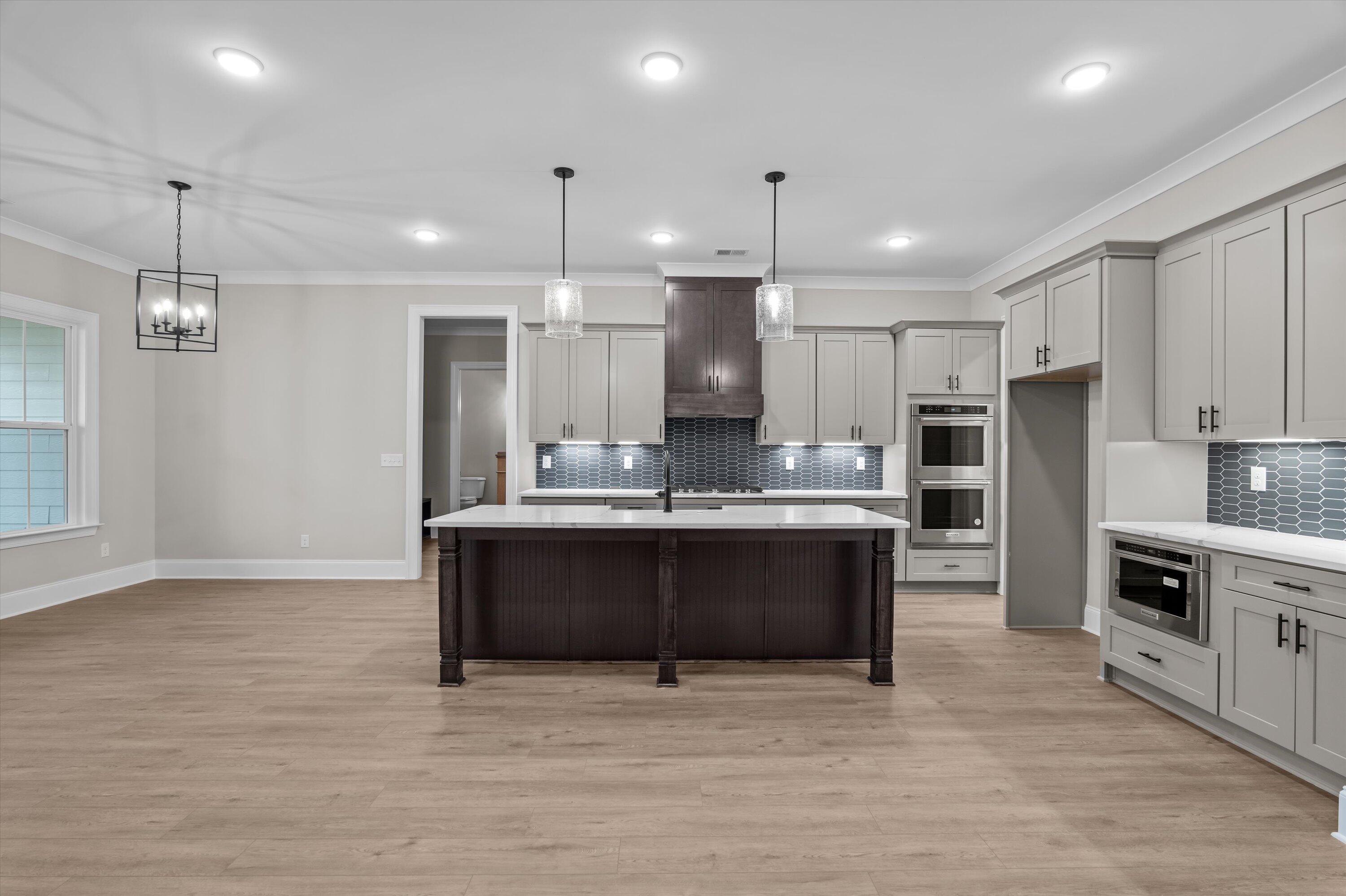 1123 Meandering Trail