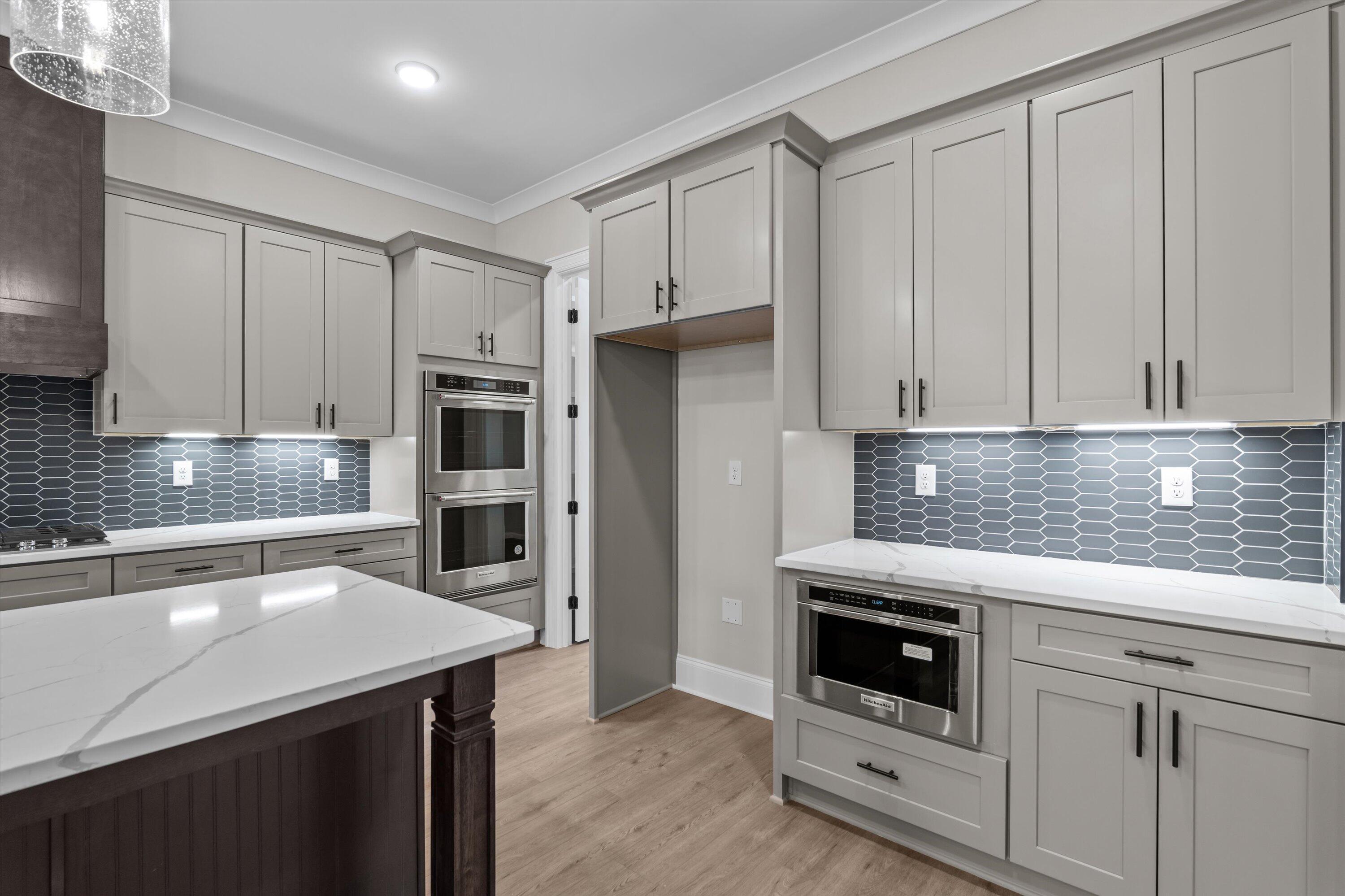 1123 Meandering Trail