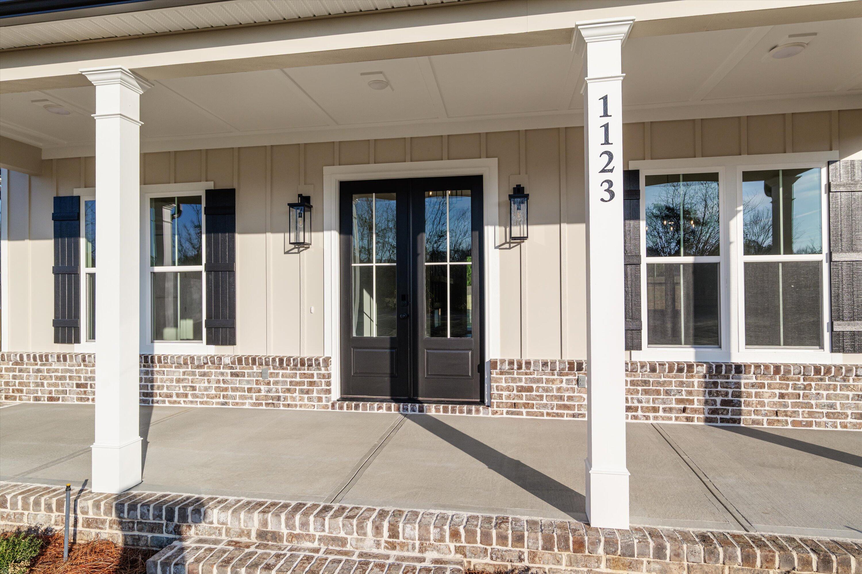 1123 Meandering Trail