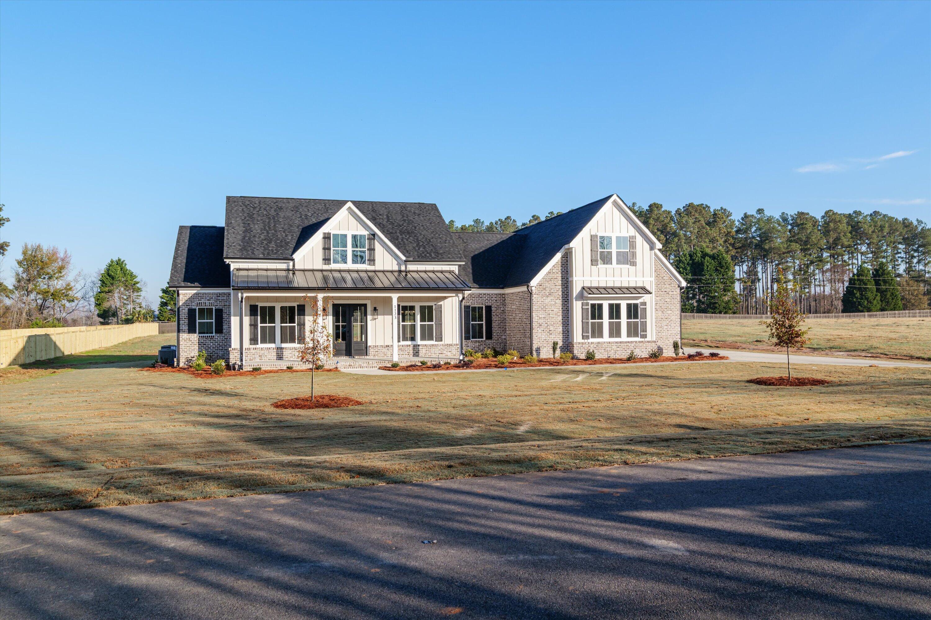 1123 Meandering Trail