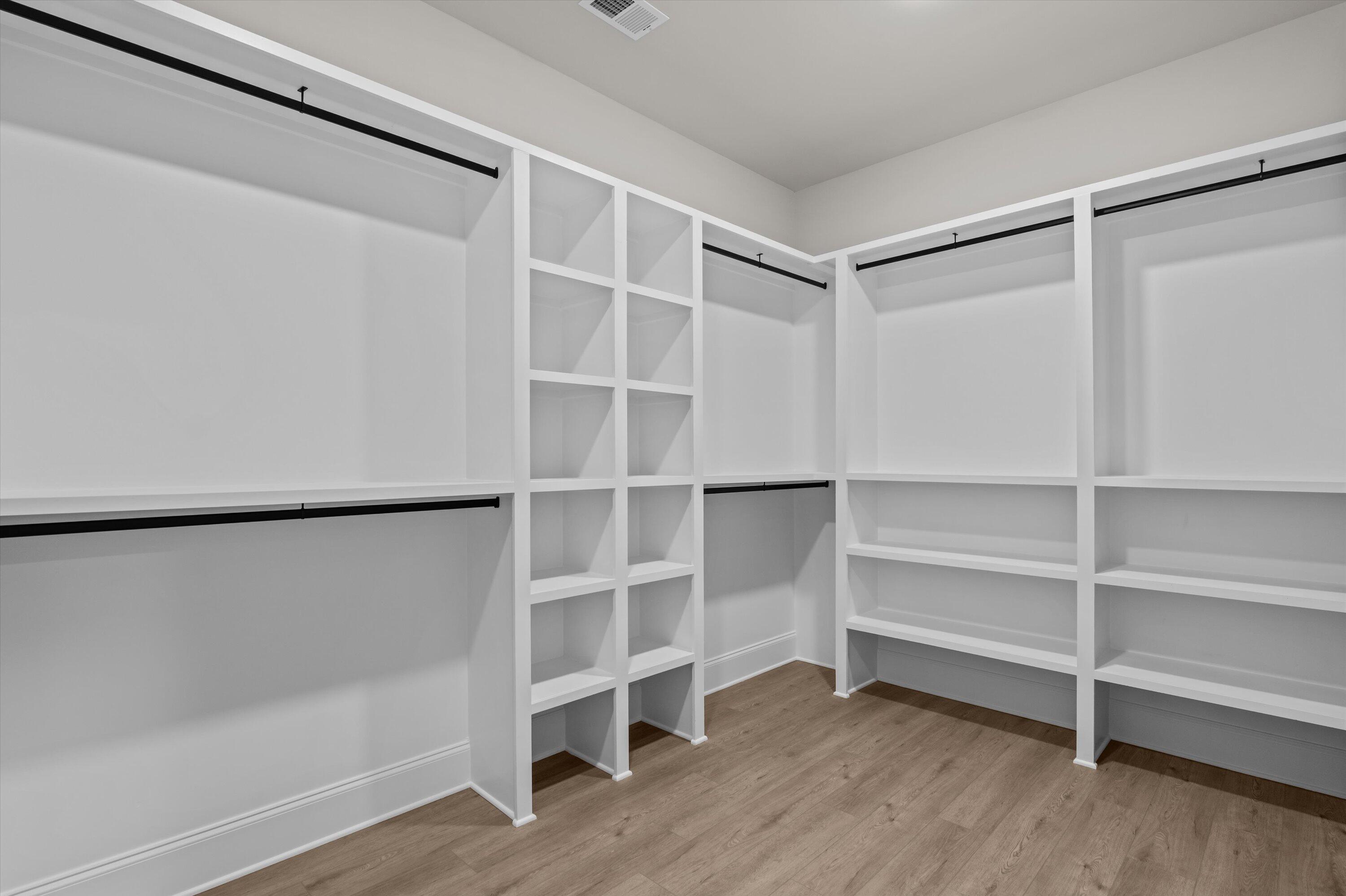 1123 Meandering Trail