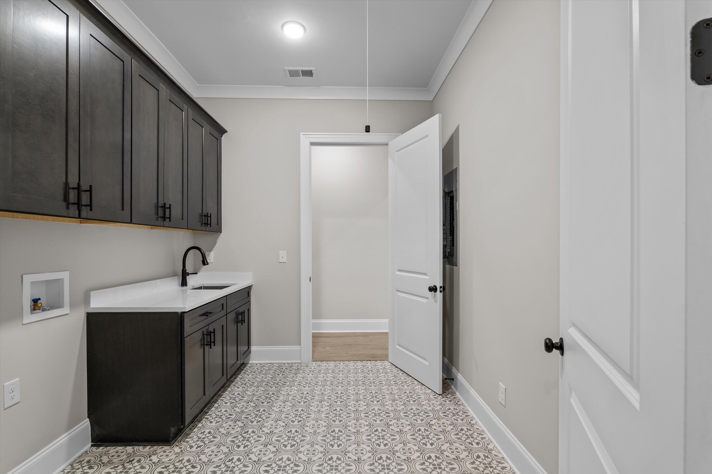 1123 Meandering Trail