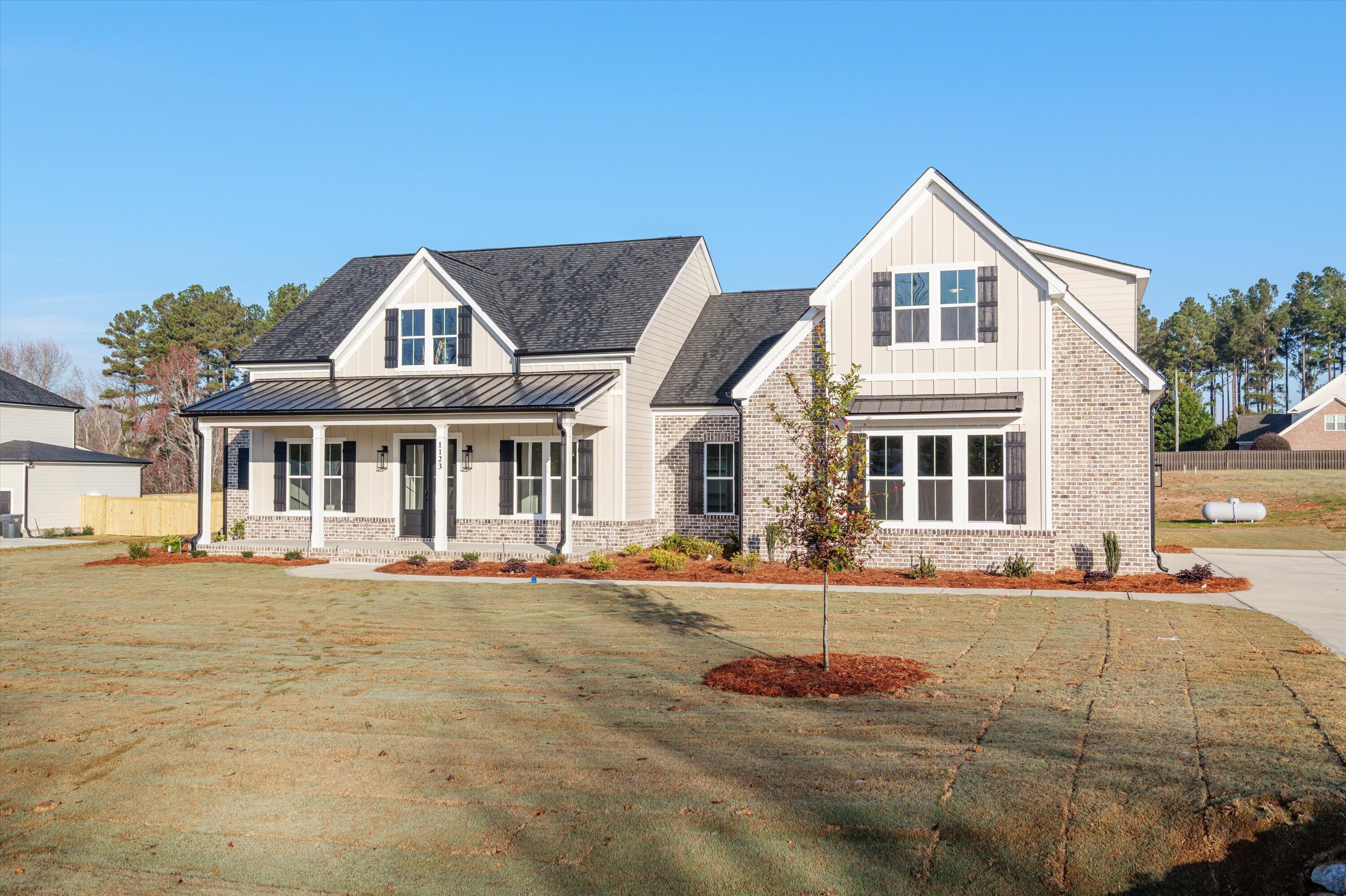 1123 Meandering Trail