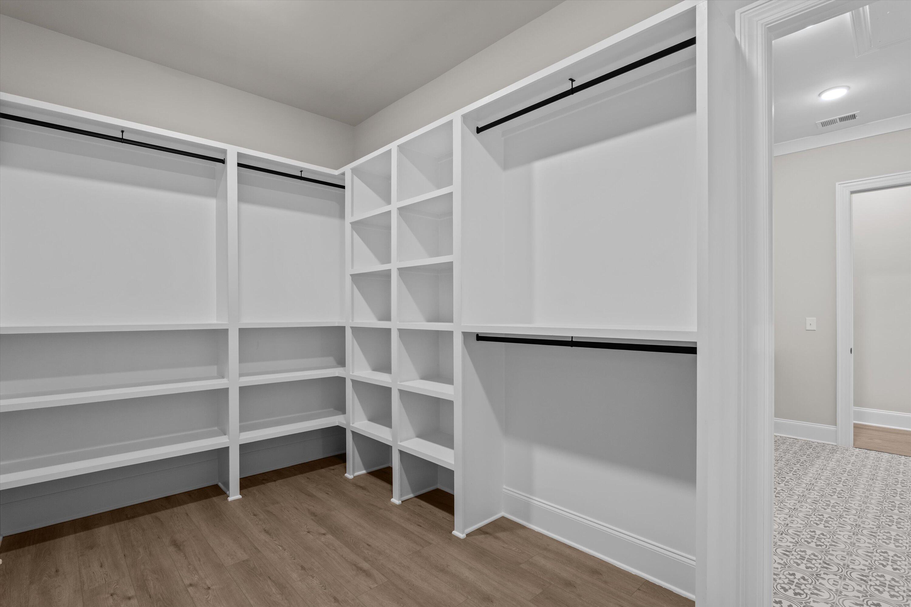 1123 Meandering Trail