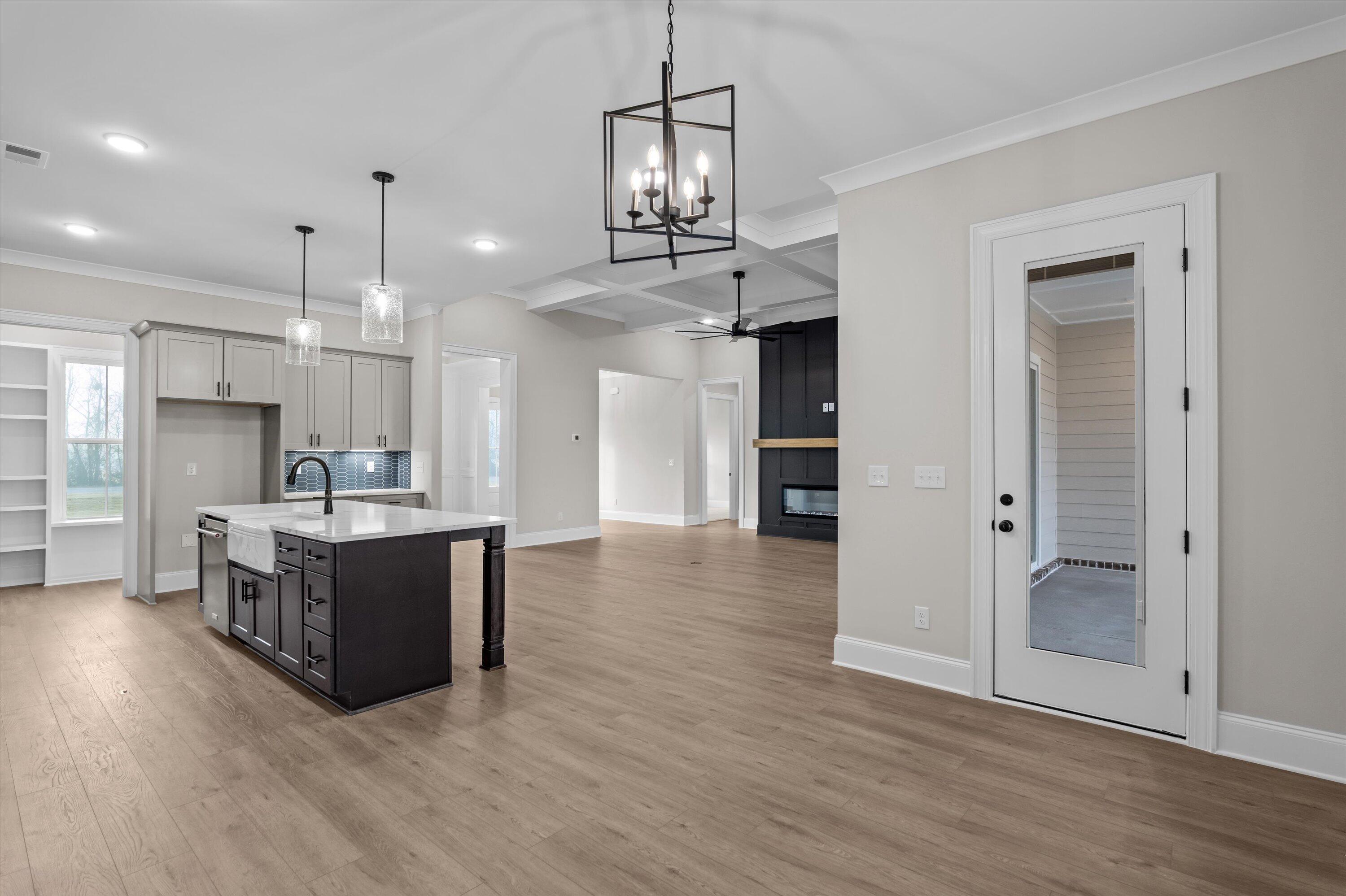 1123 Meandering Trail