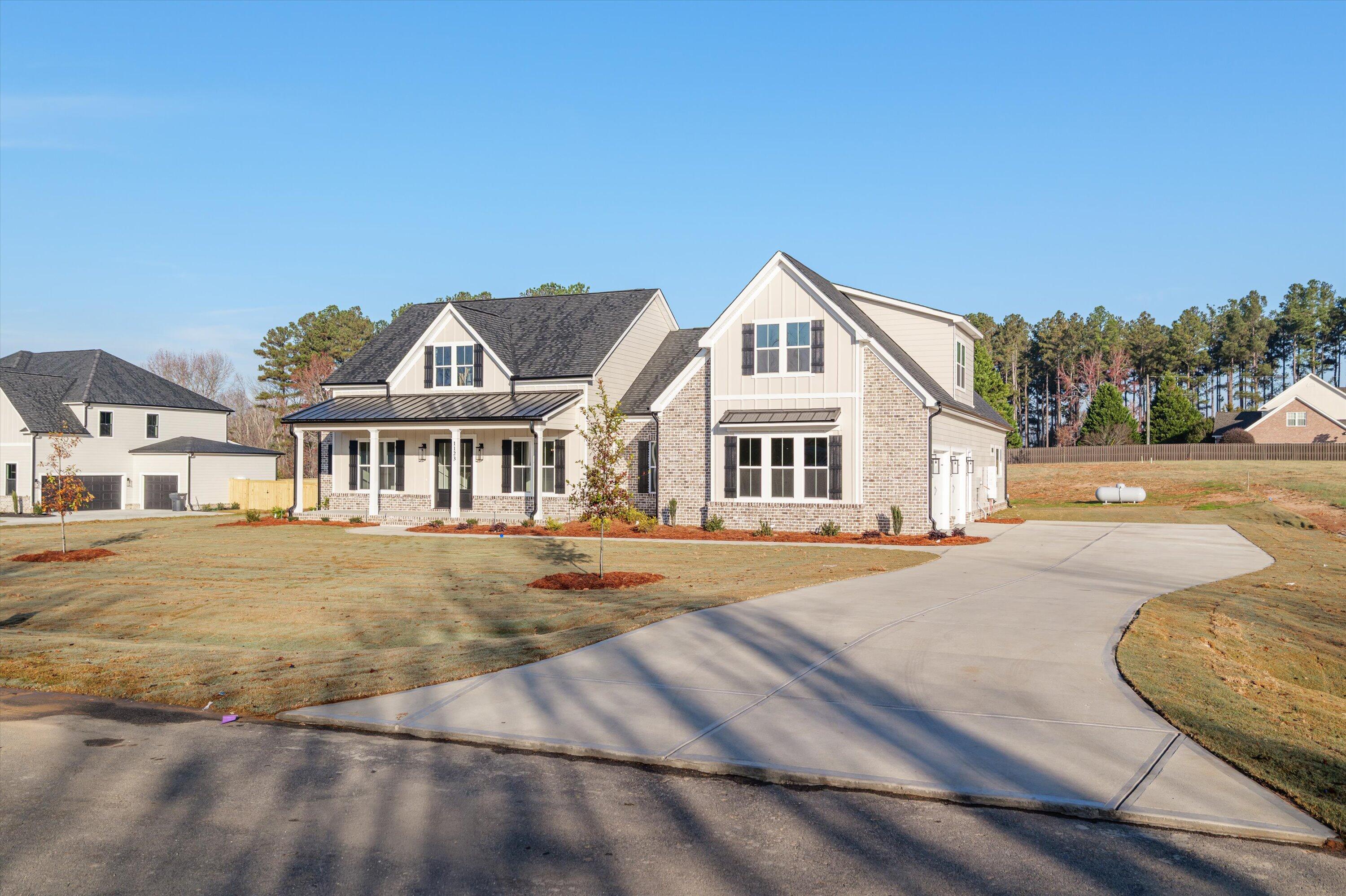 1123 Meandering Trail