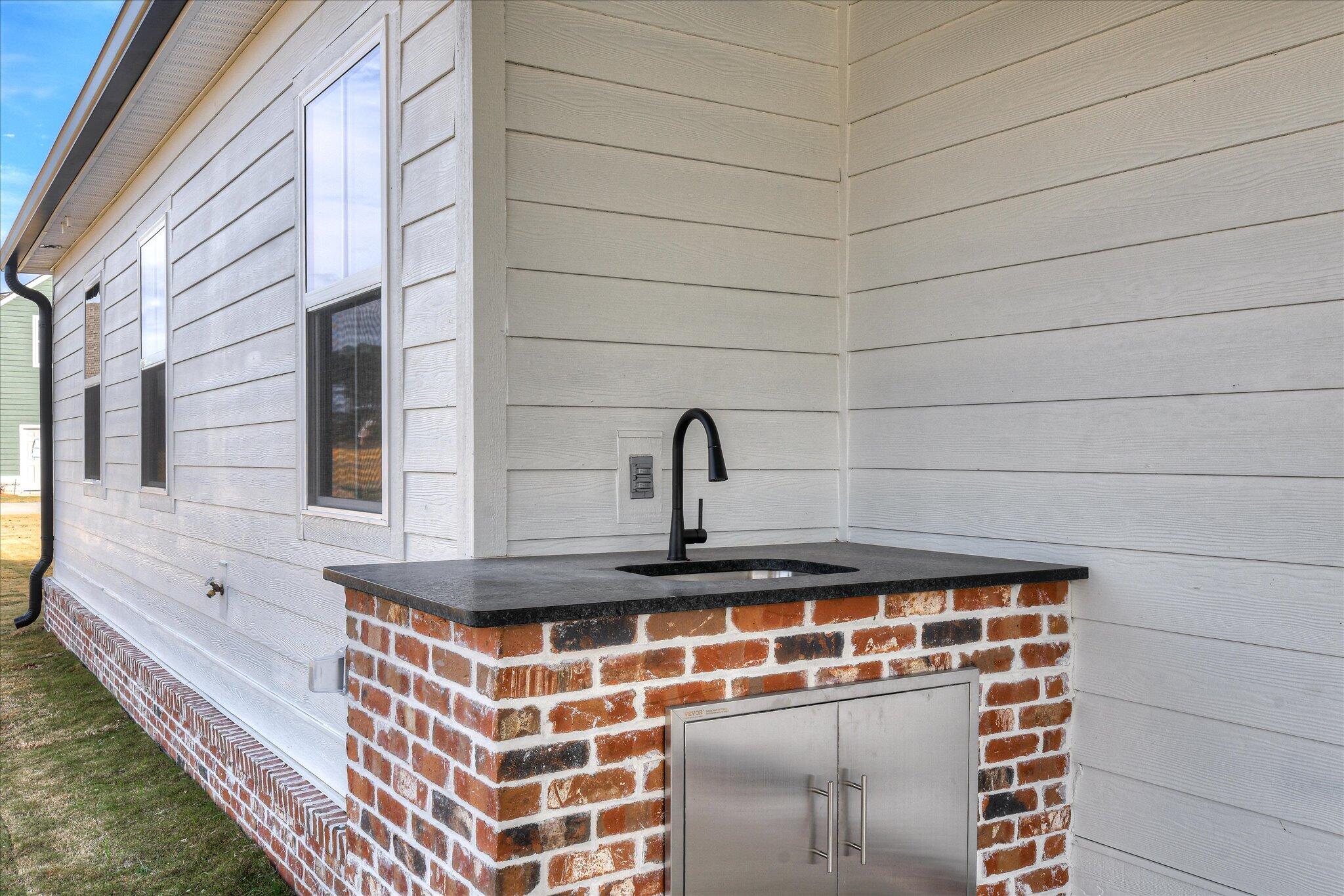 1153 Meandering Trail