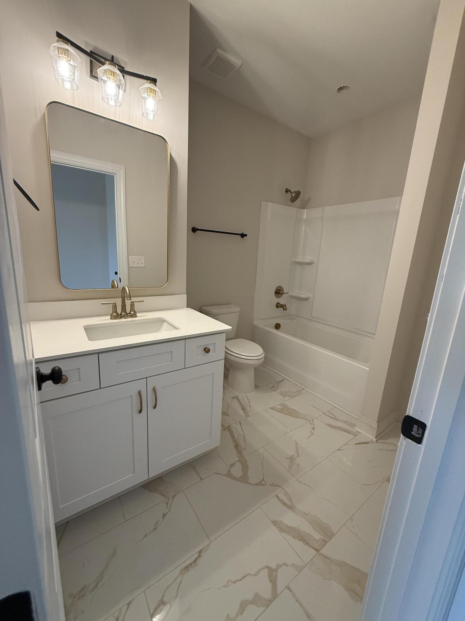 1153 Meandering Trail