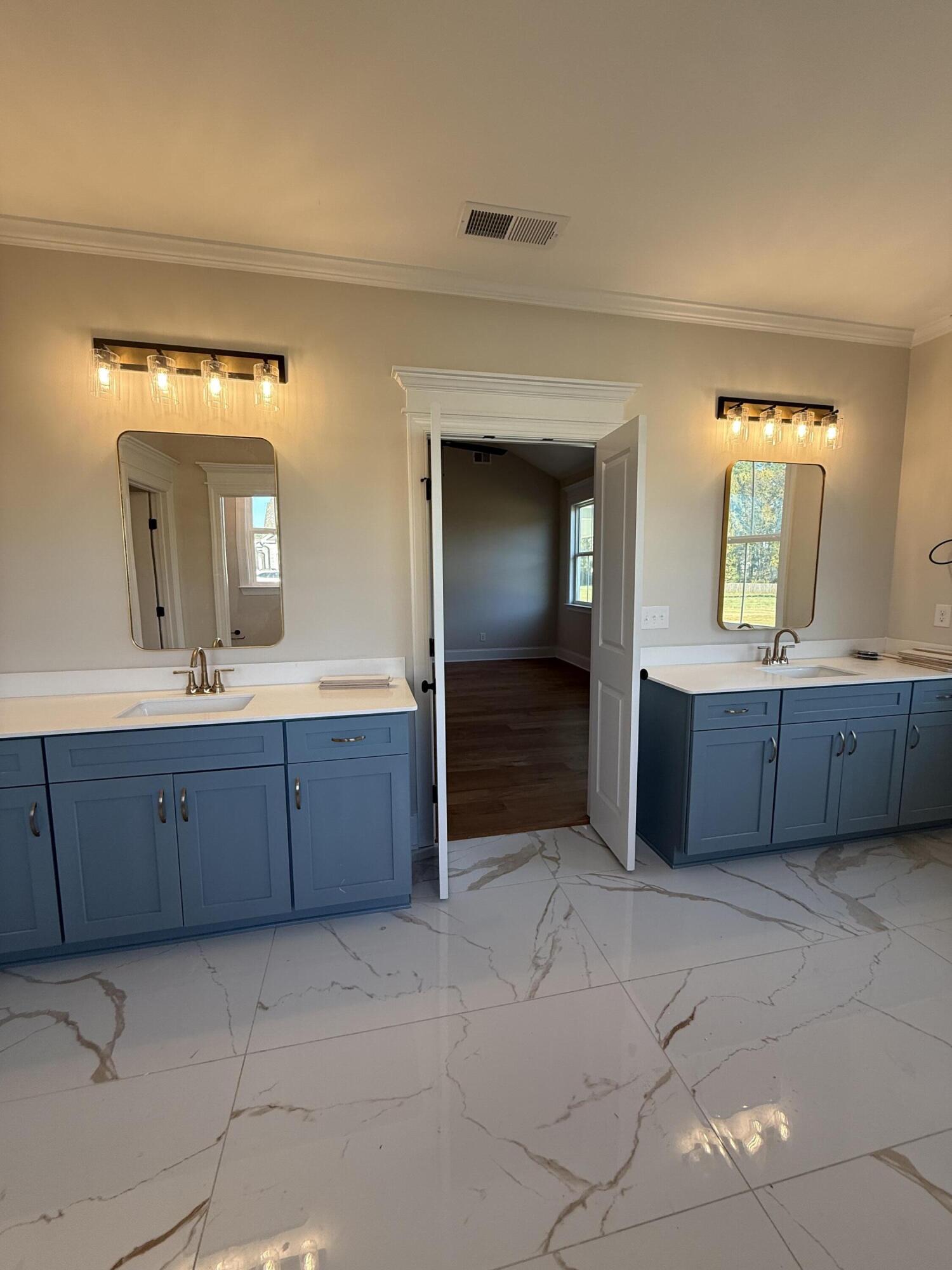 1153 Meandering Trail