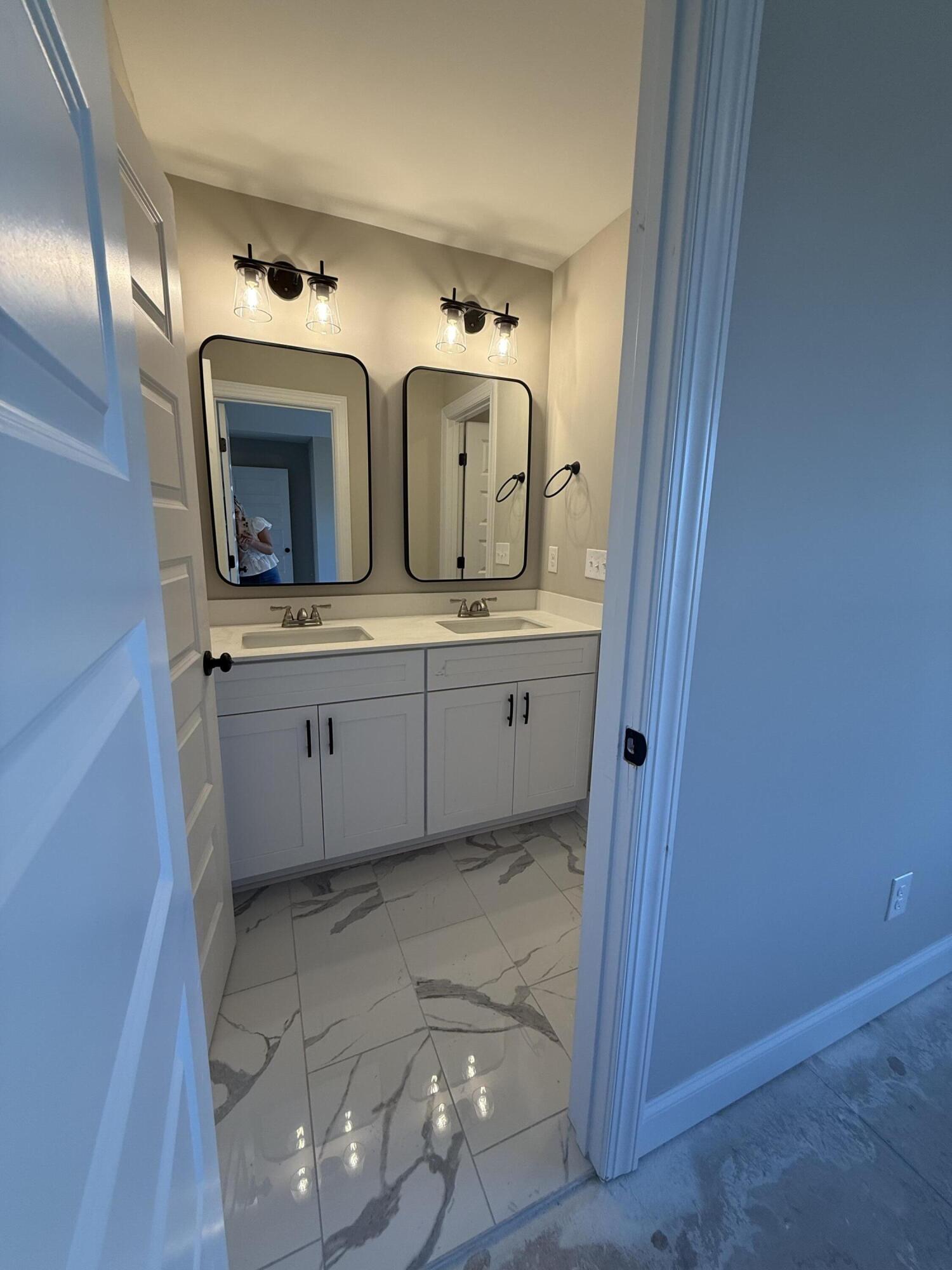 1153 Meandering Trail