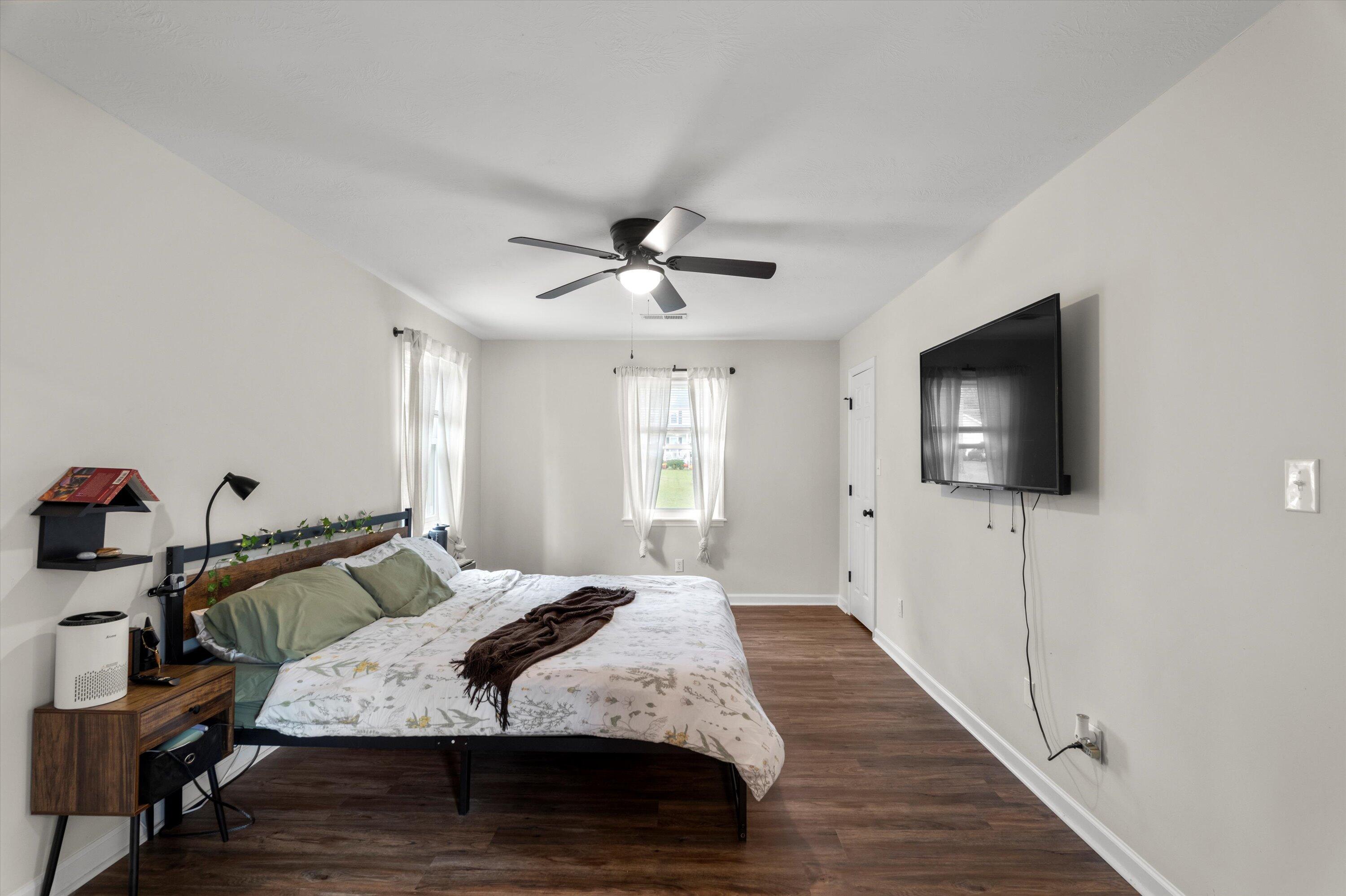 499 W Crystal Creek W Creek