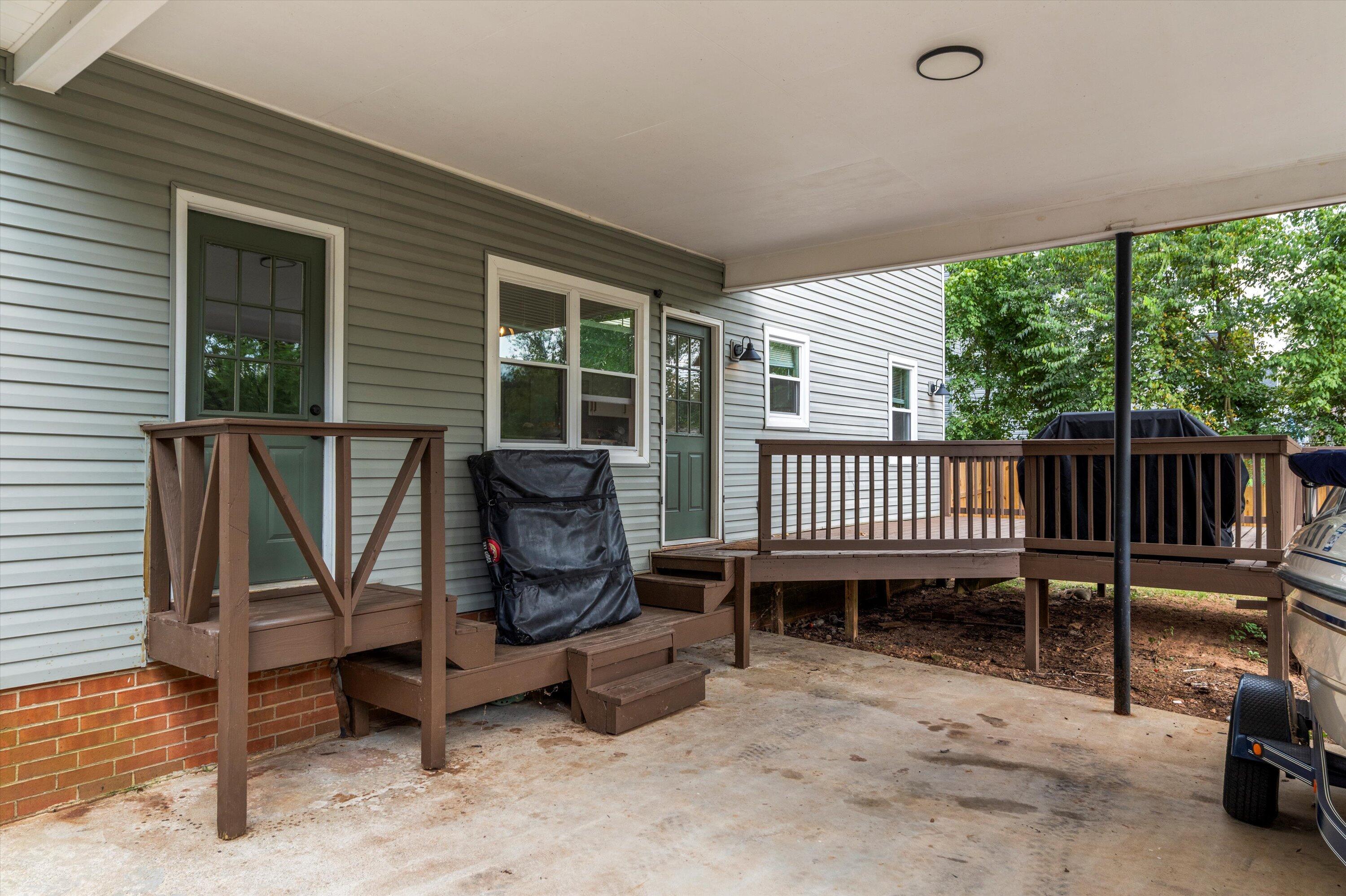 499 W Crystal Creek W Creek