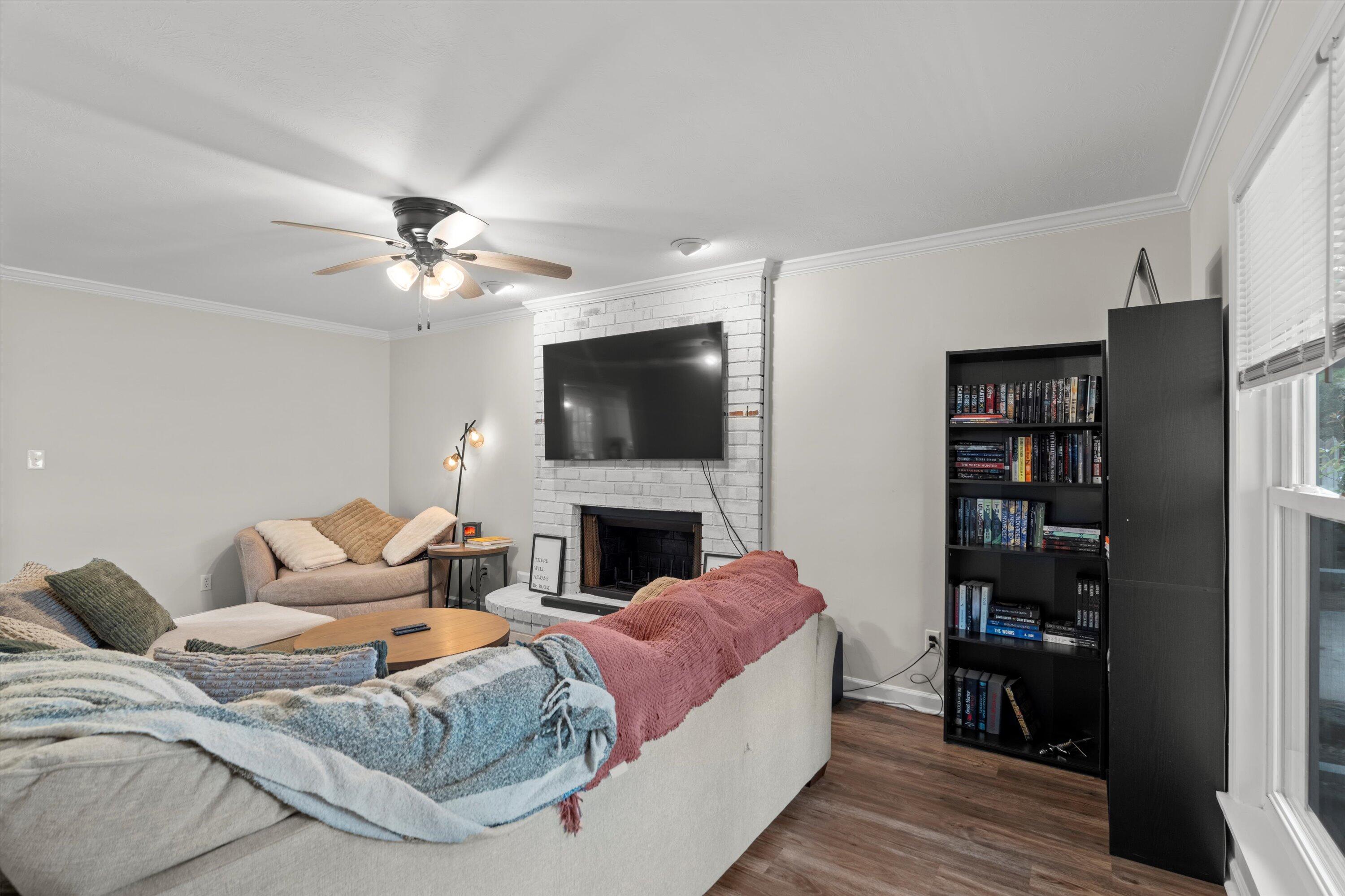 499 W Crystal Creek W Creek