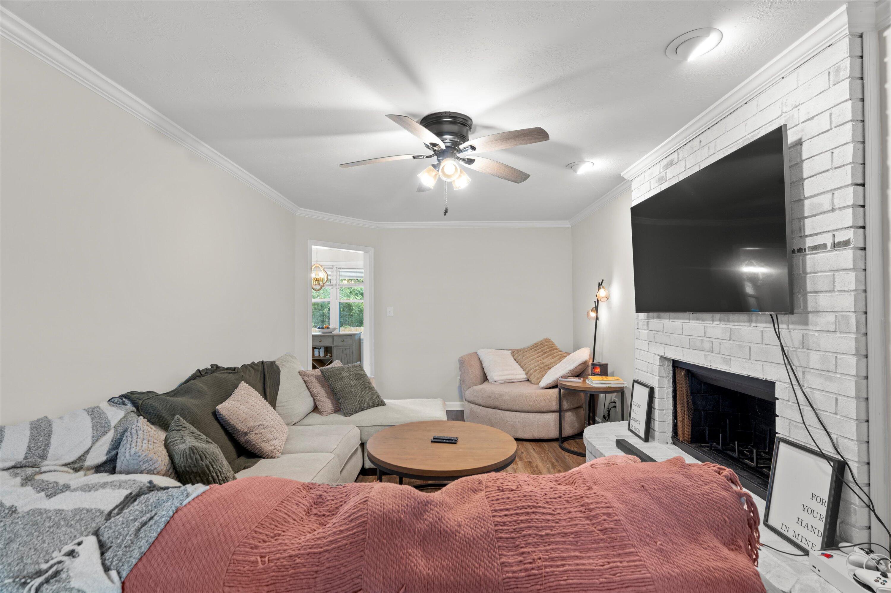 499 W Crystal Creek W Creek