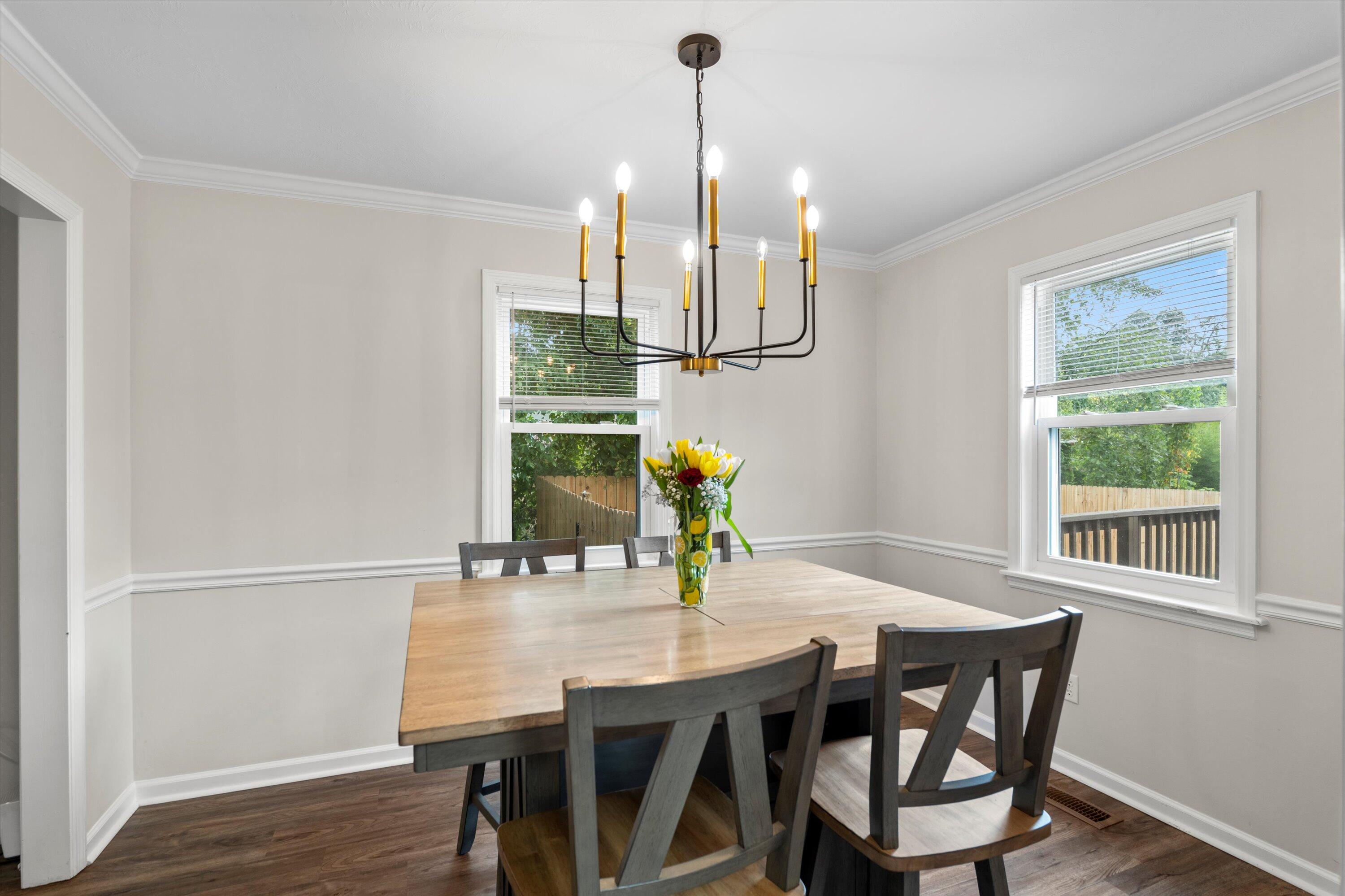 499 W Crystal Creek W Creek