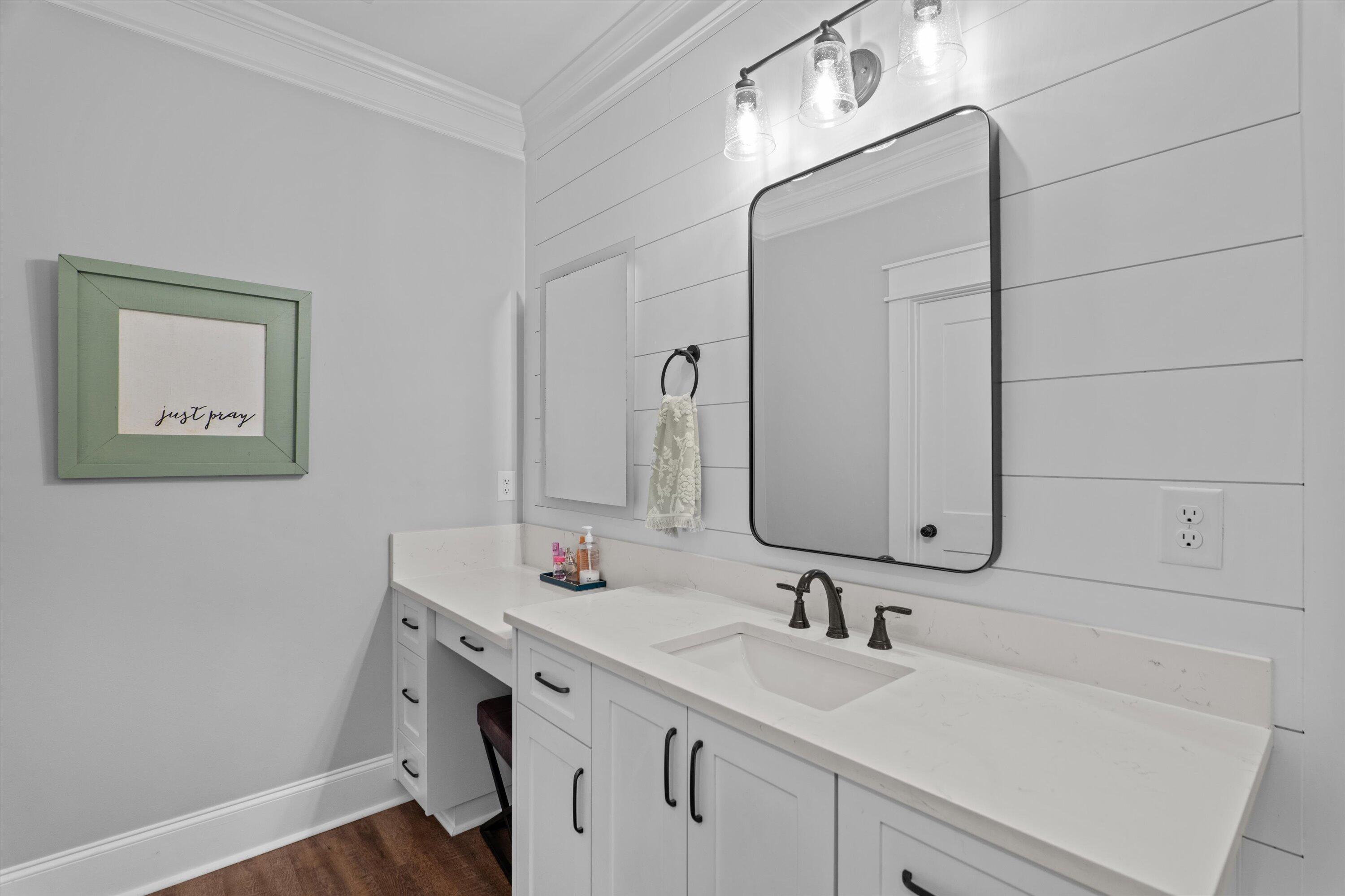 390 Shagbark Way Way