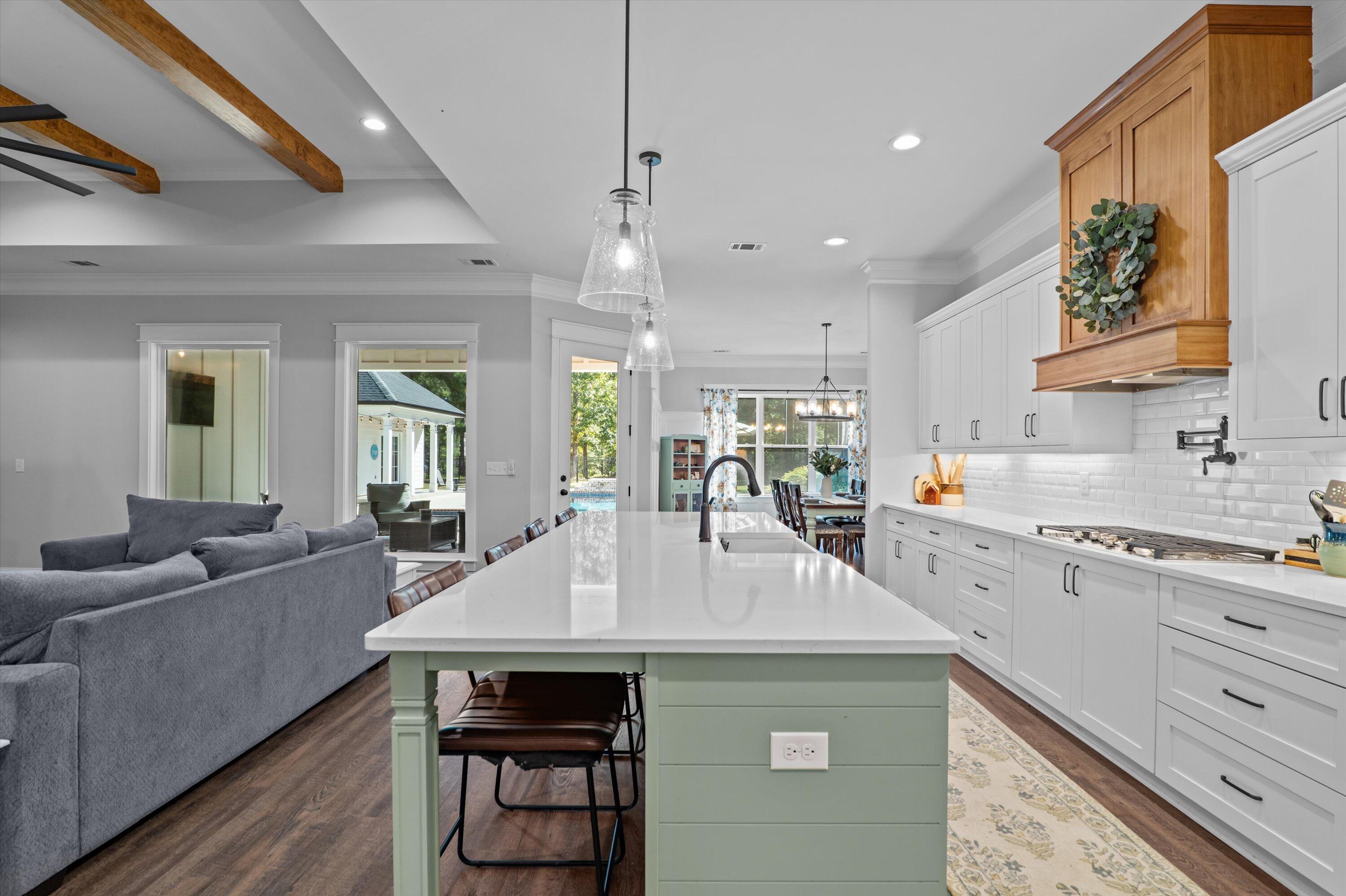 390 Shagbark Way Way