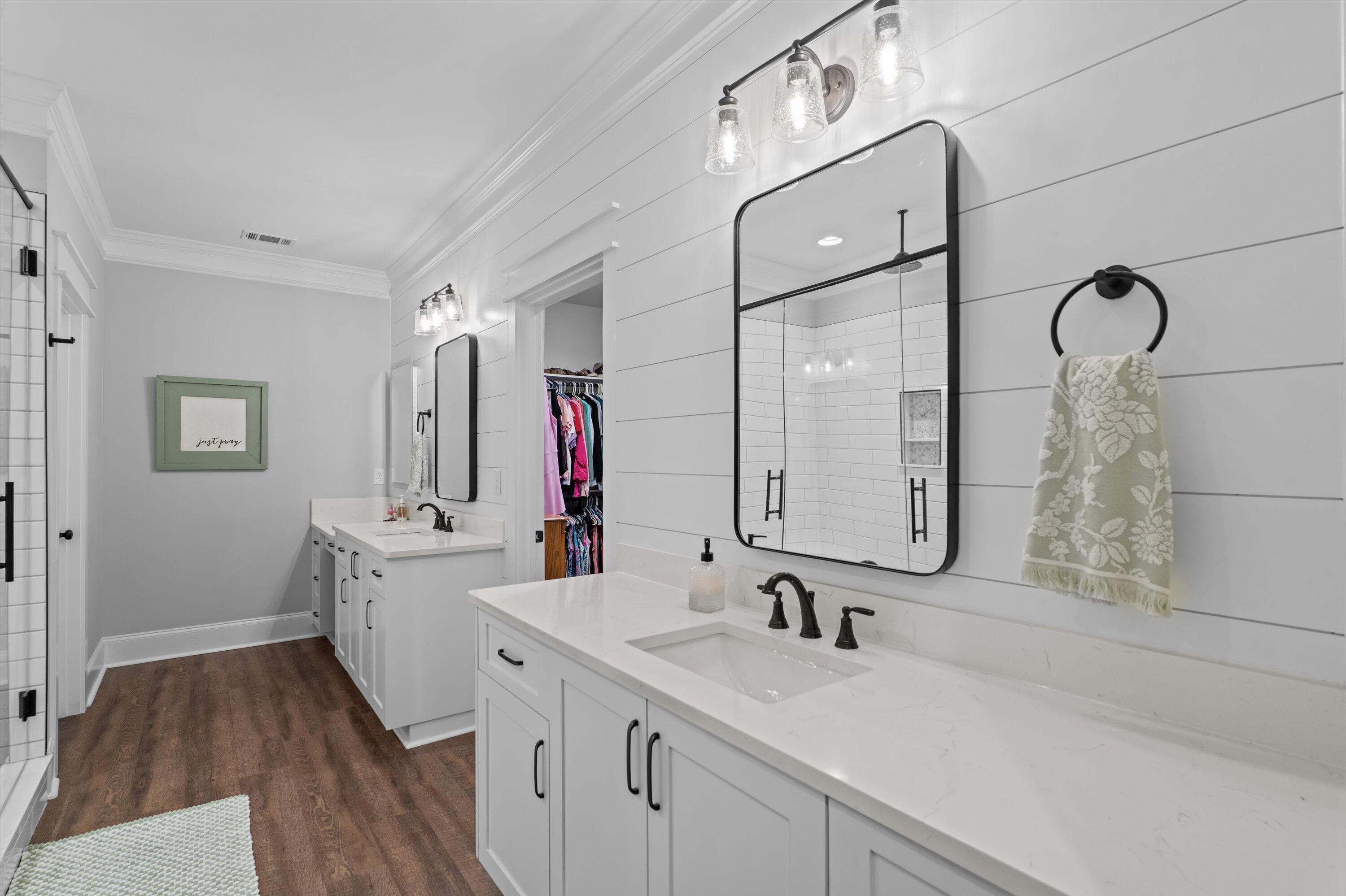 390 Shagbark Way Way