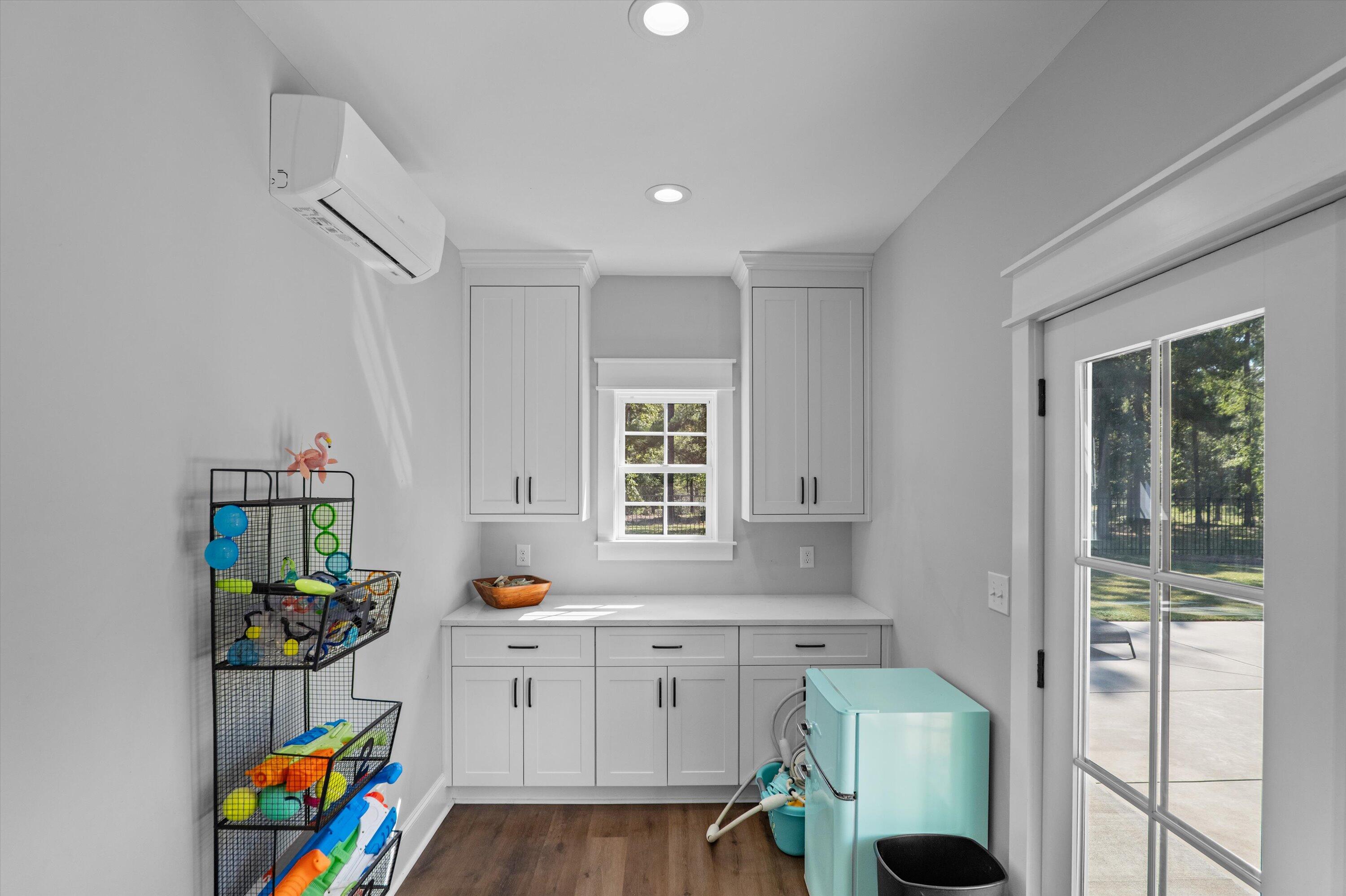 390 Shagbark Way Way