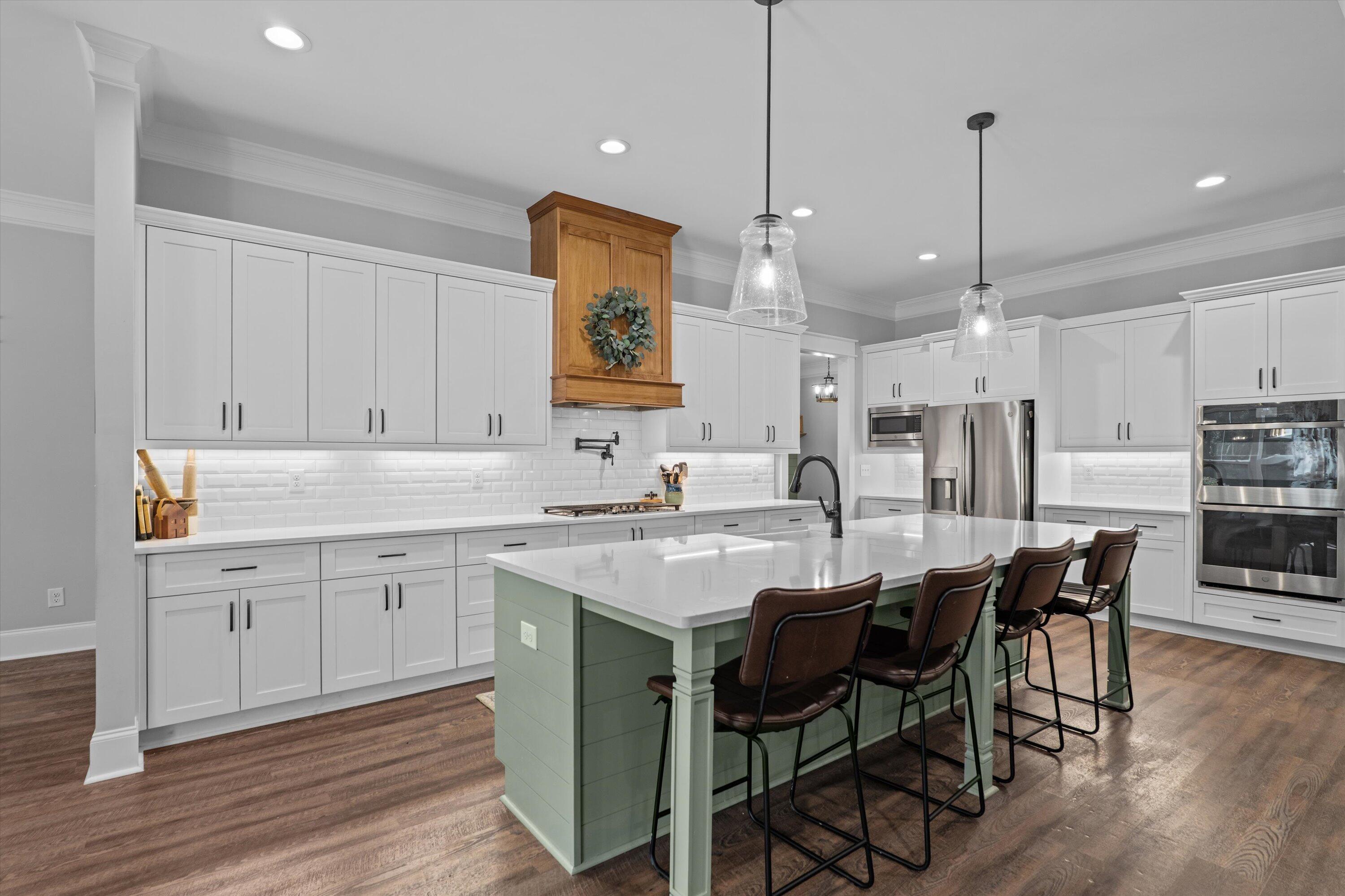 390 Shagbark Way Way