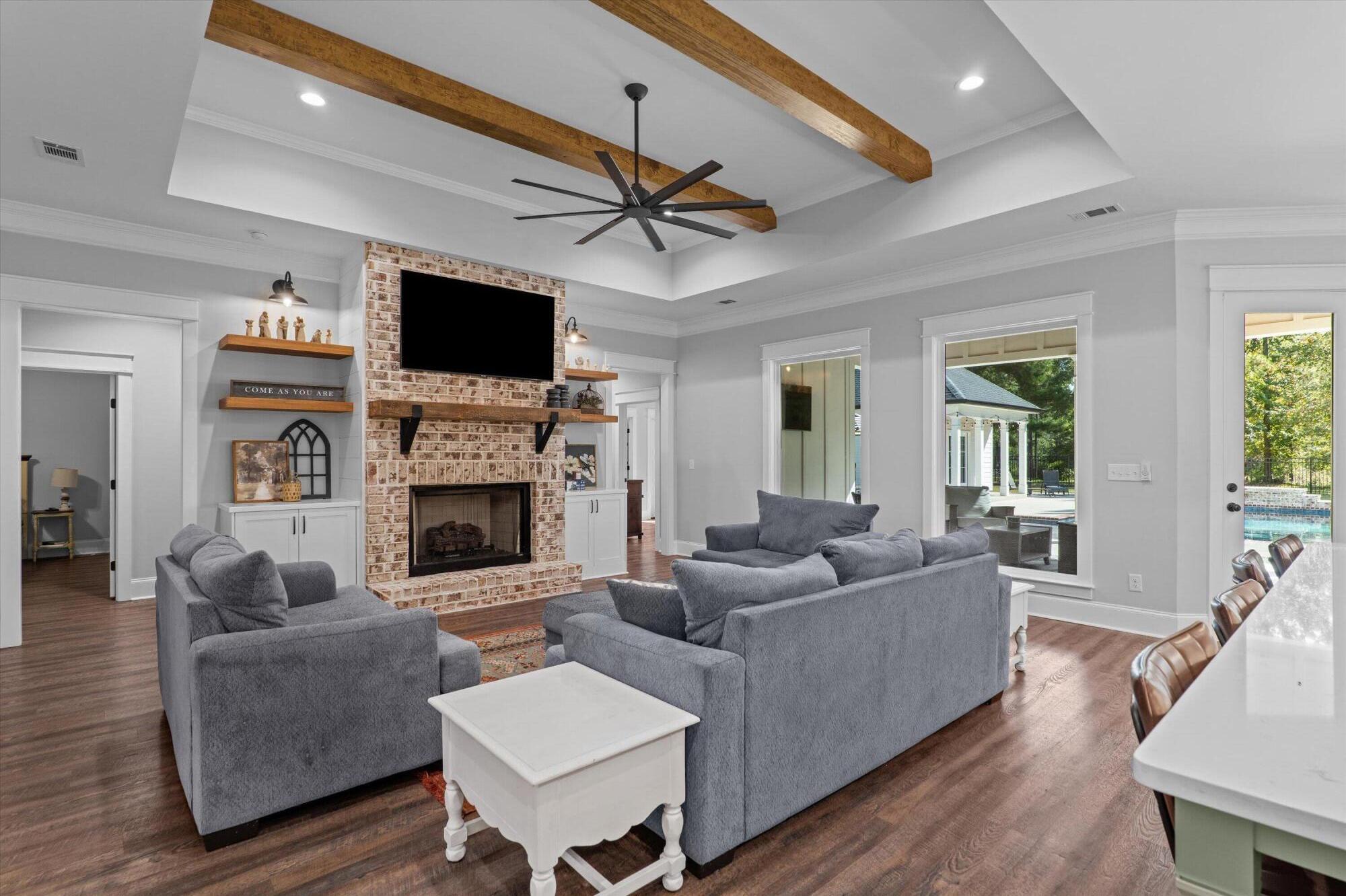 390 Shagbark Way Way