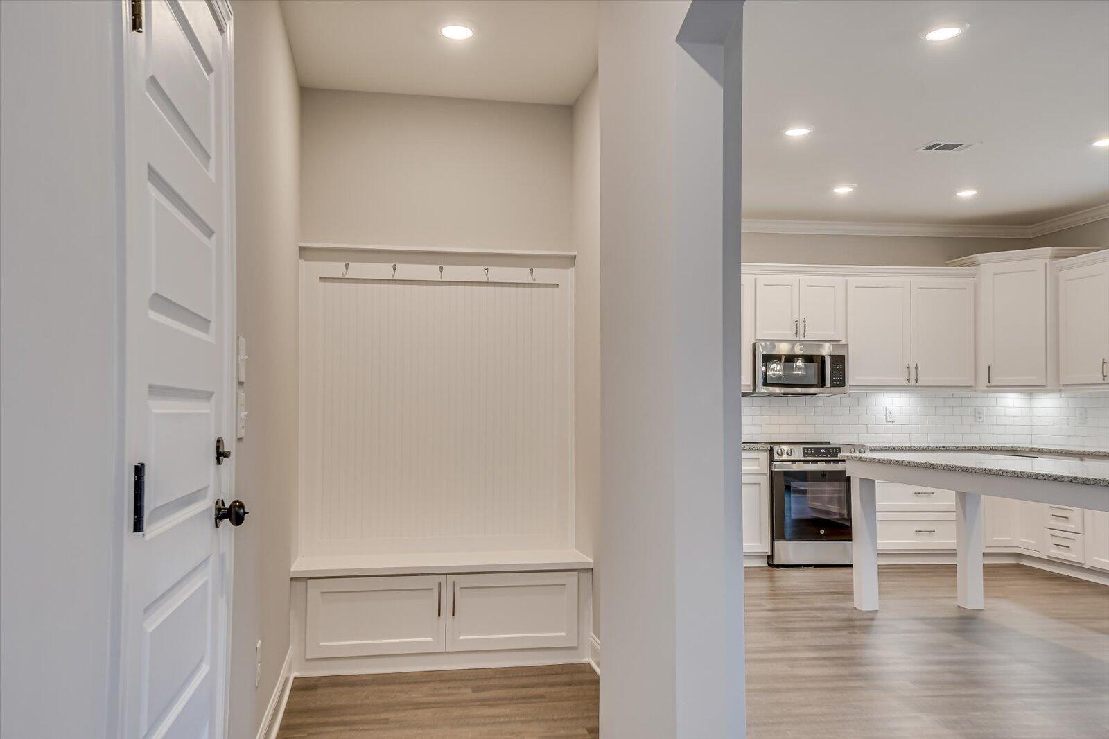 908 Walker Pt Drive