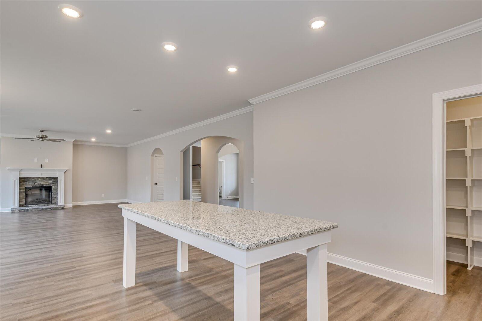 908 Walker Pt Drive