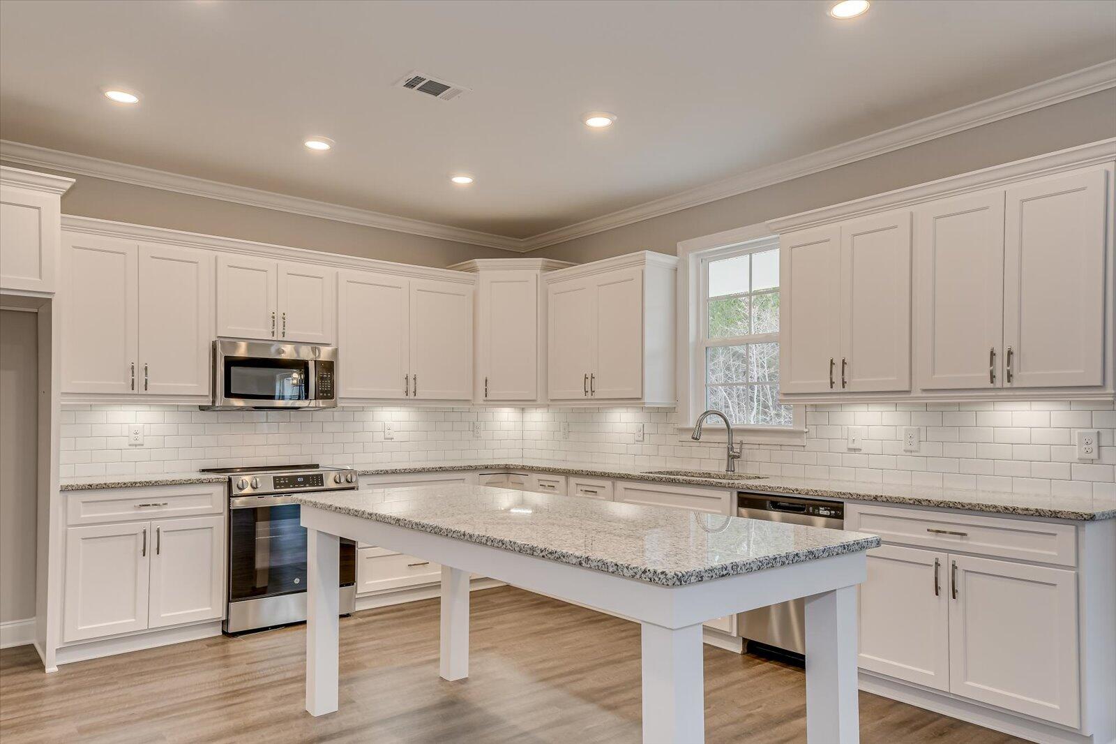 908 Walker Pt Drive