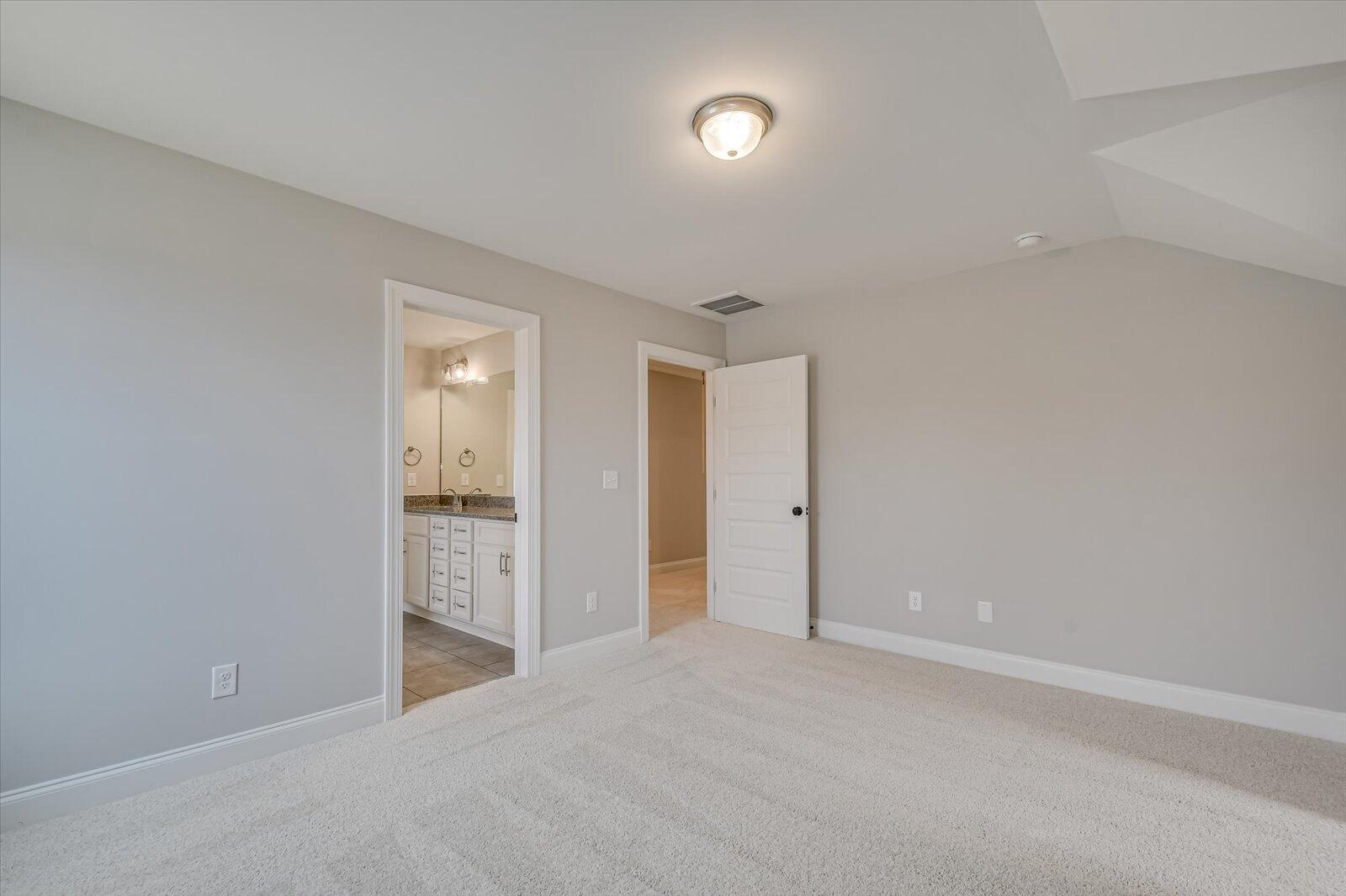 908 Walker Pt Drive