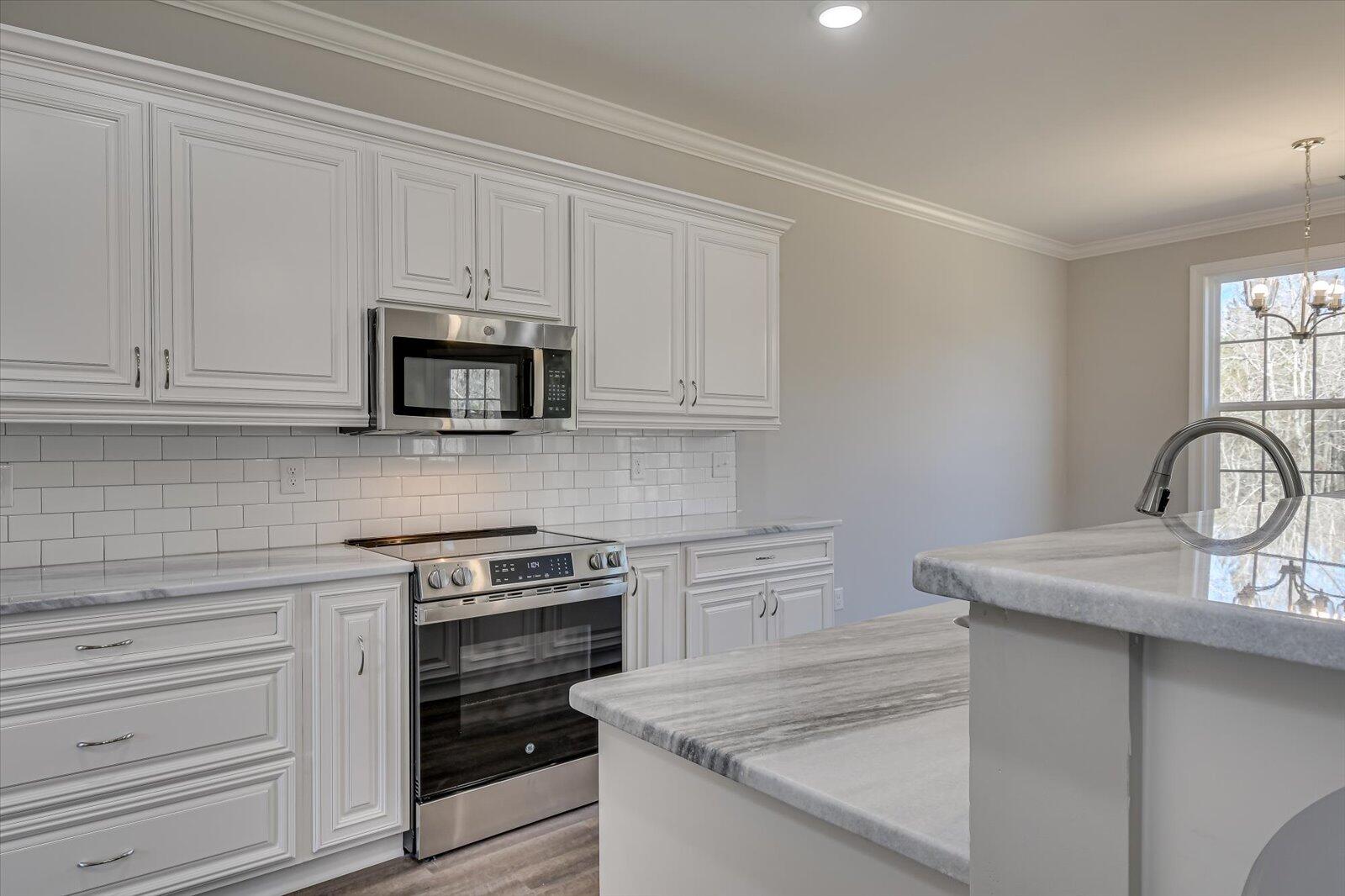 912 Walker Pt Drive