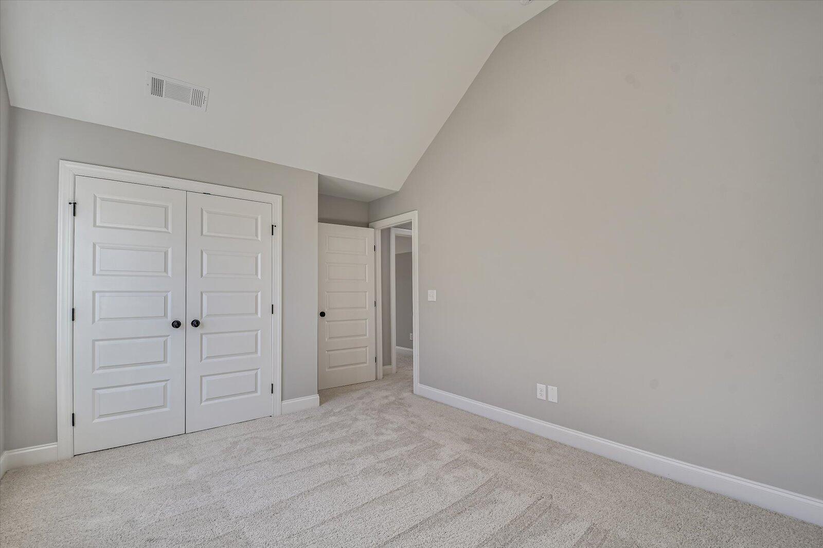 912 Walker Pt Drive