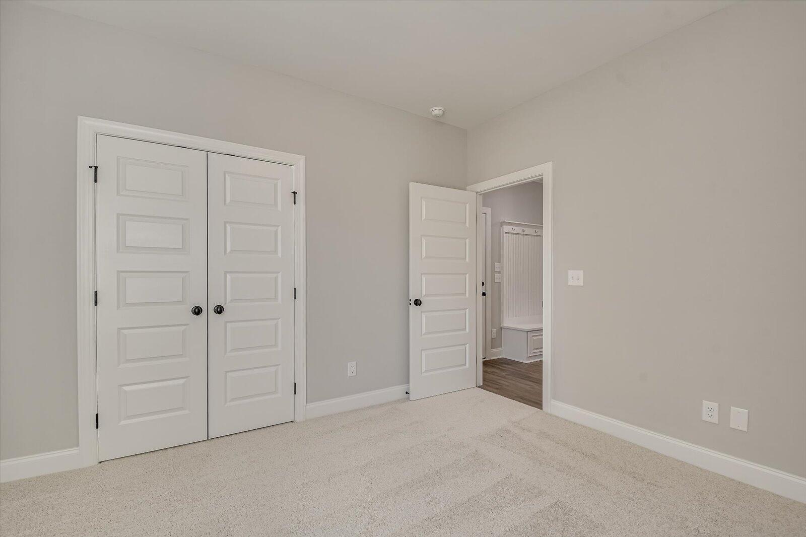 912 Walker Pt Drive