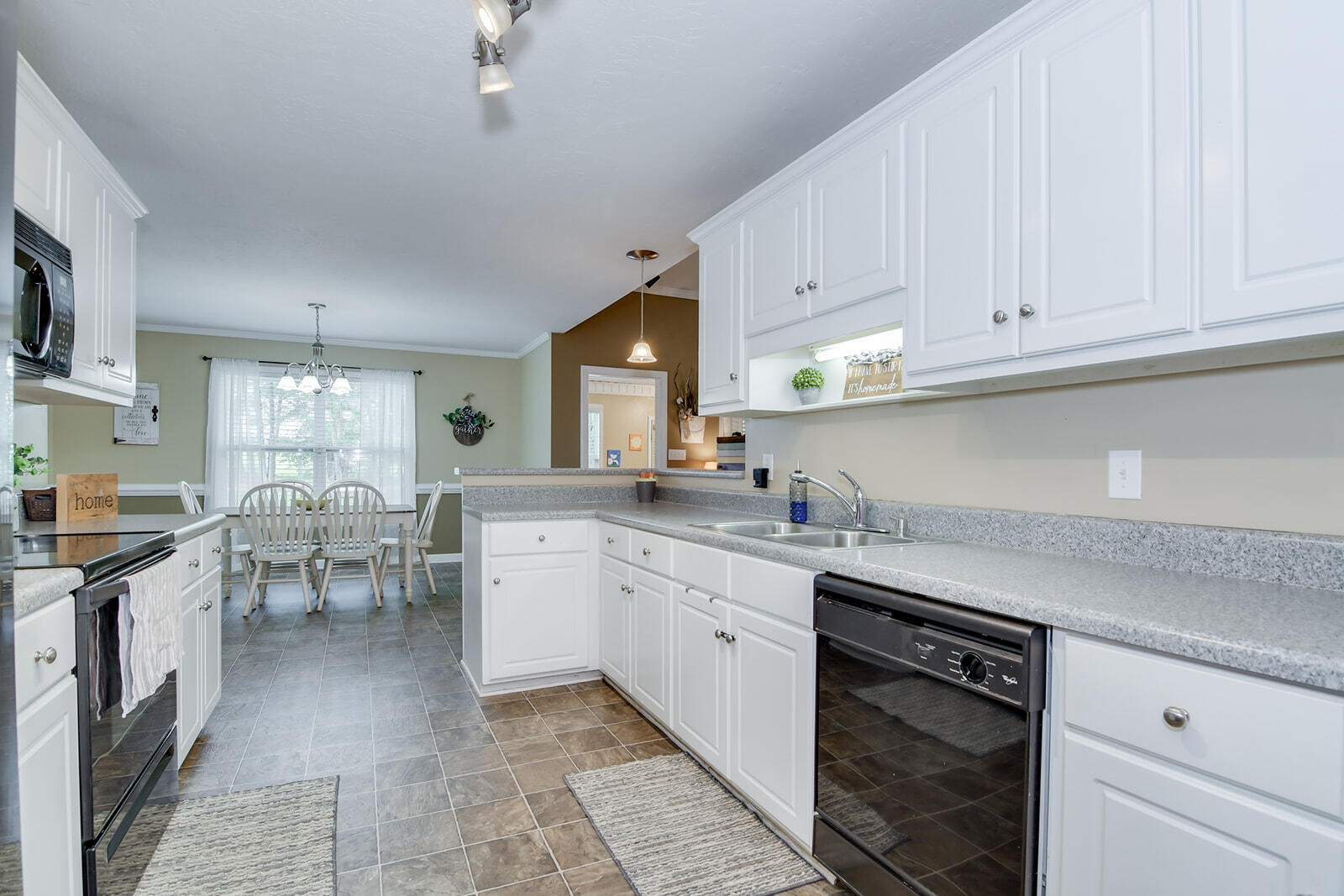119 Stratford Lane