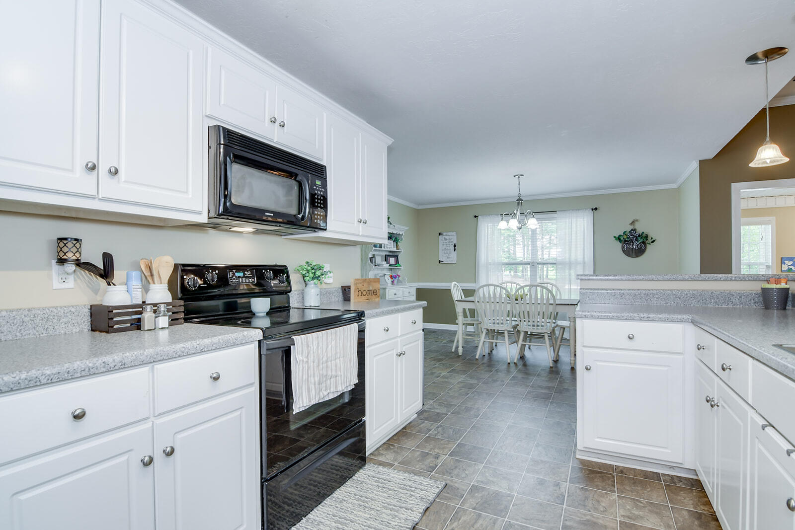 119 Stratford Lane