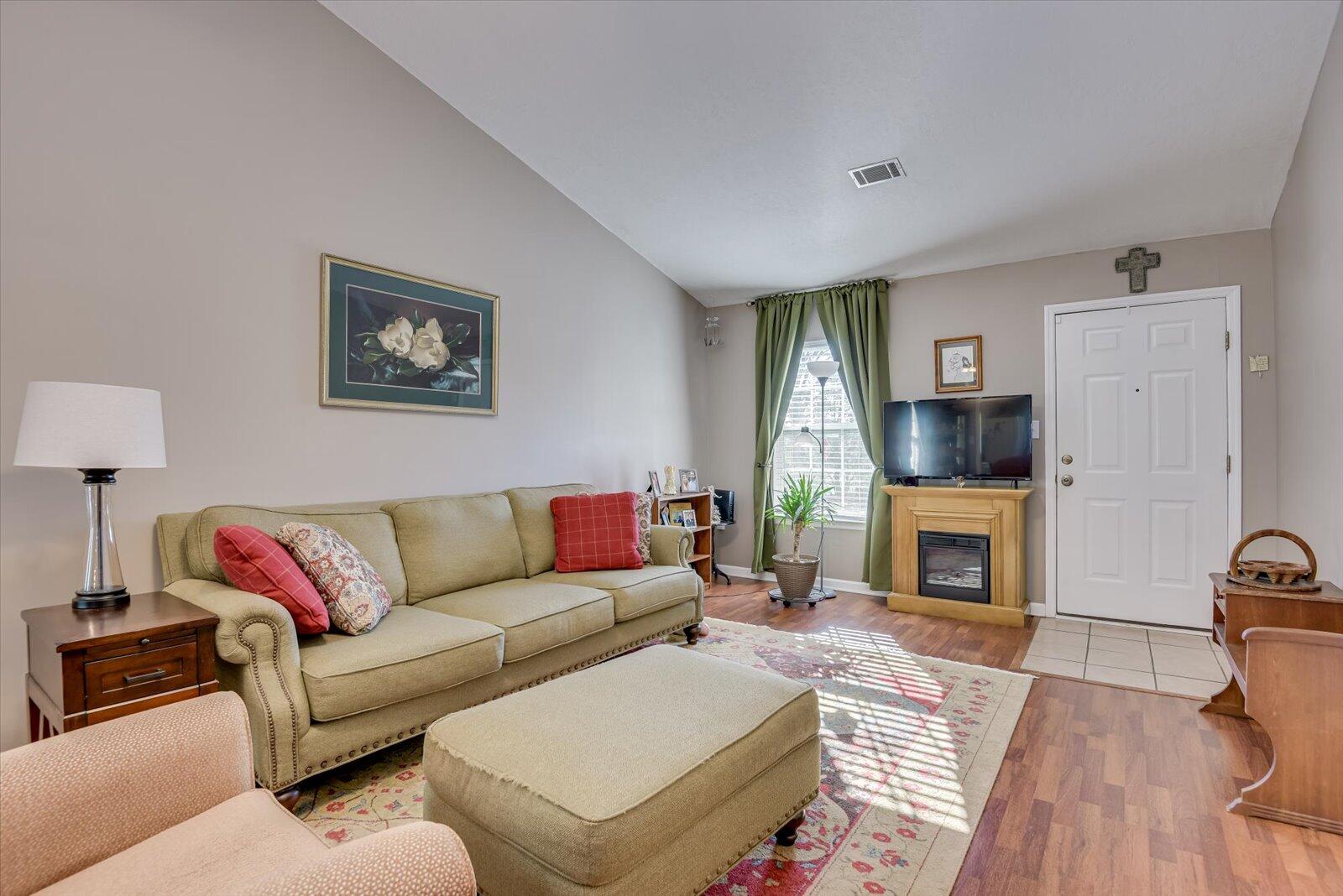 330 Greendale Place