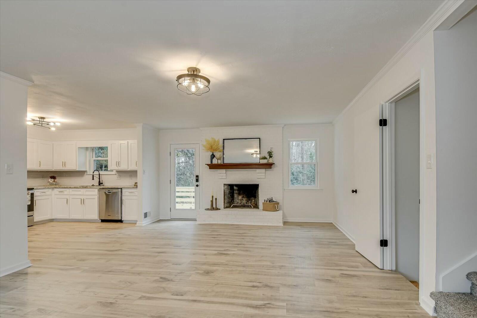 114 Glenora Drive