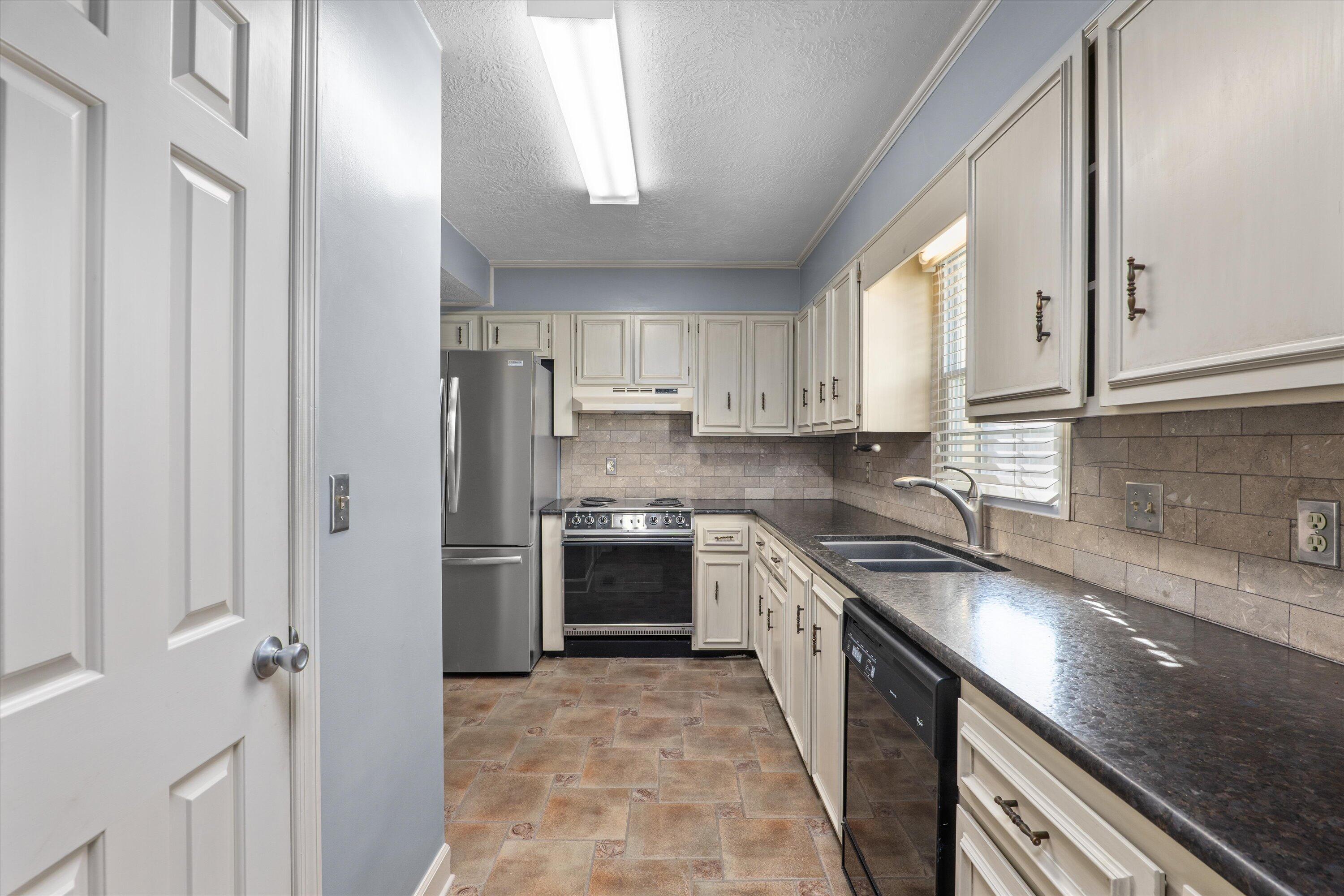 2005 Summer Ridge Drive