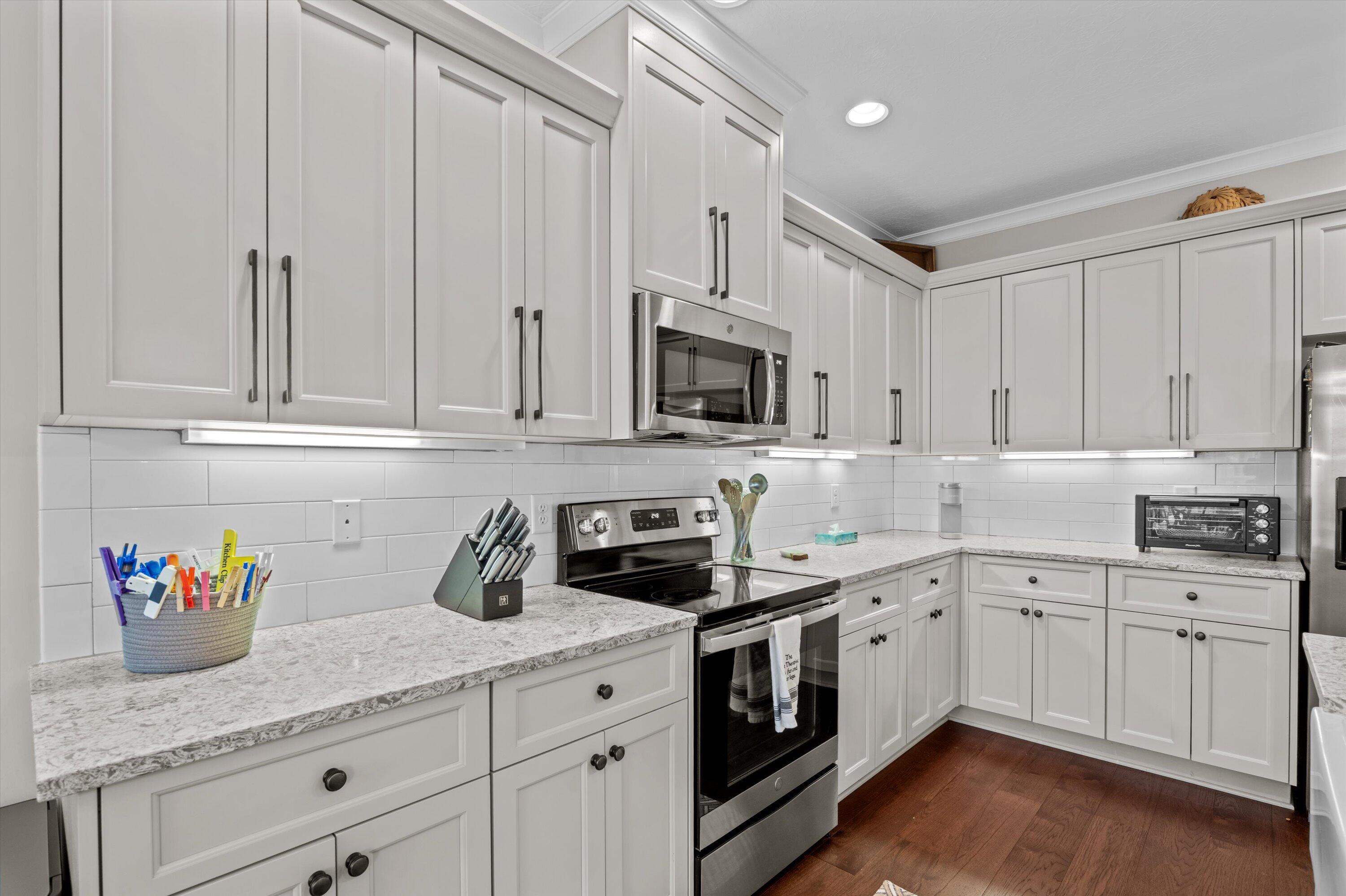 1955 Avenel Lane
