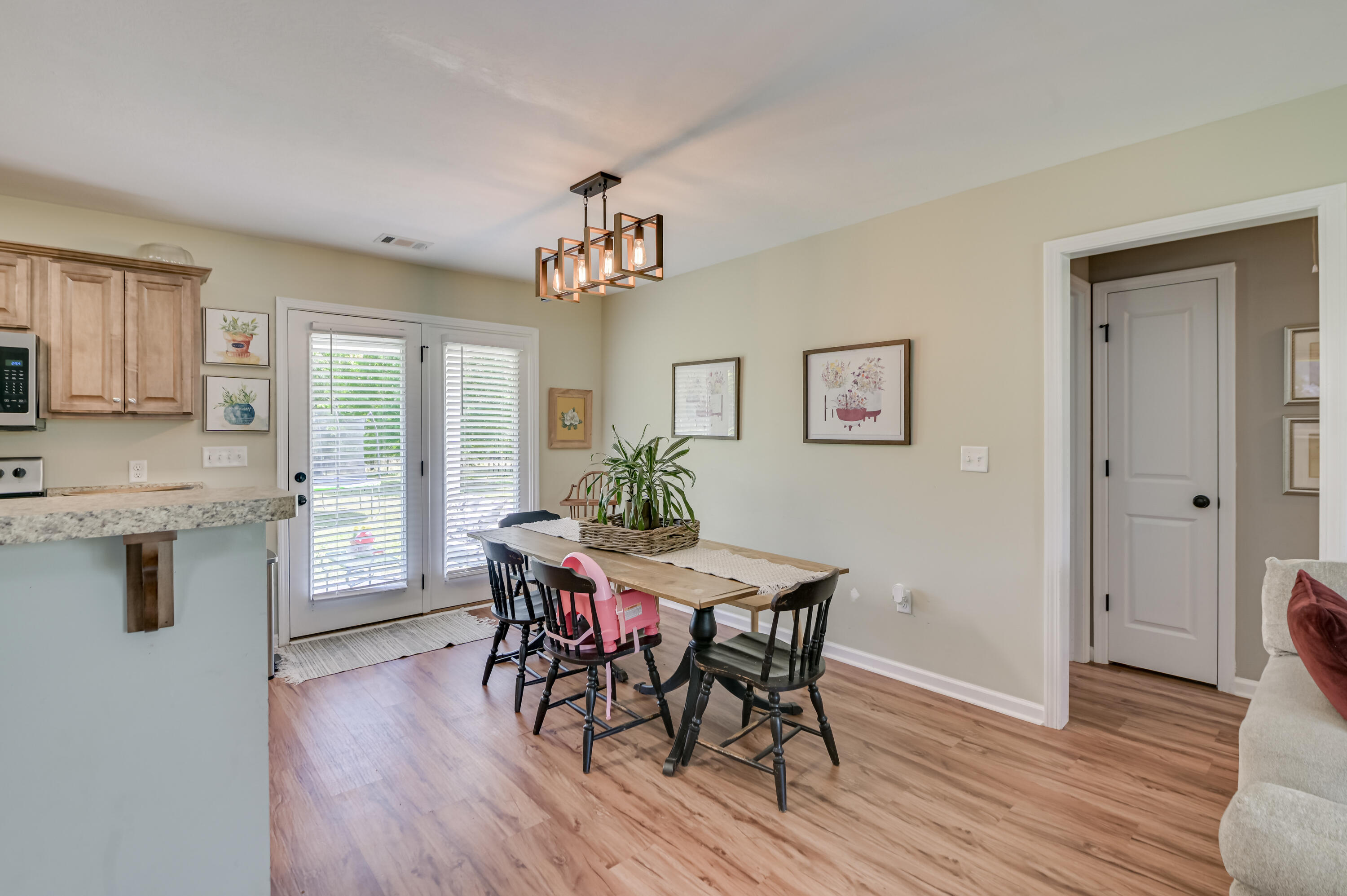 2242 White Oak Rd Road