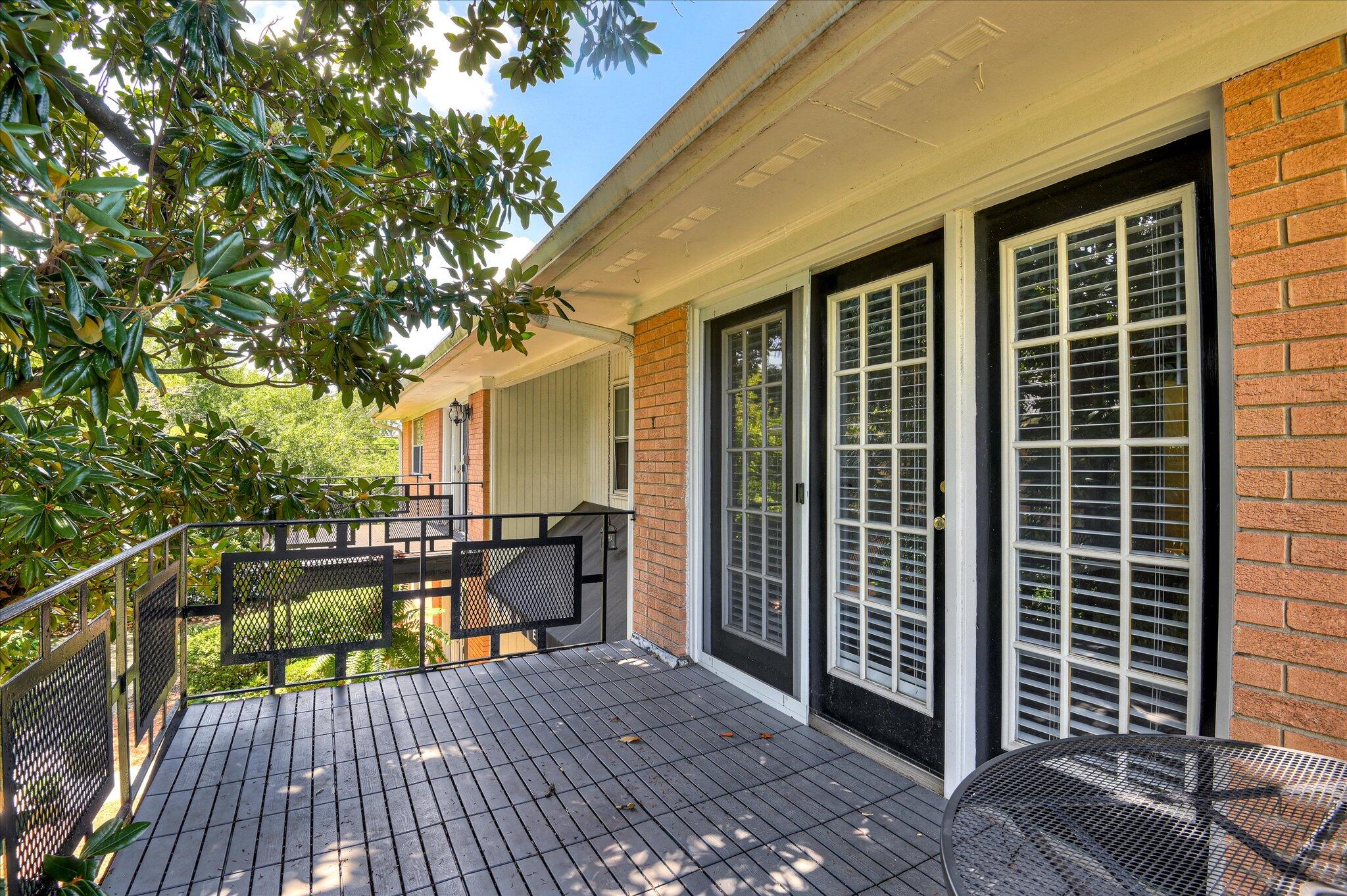 827 Milledge Road E4