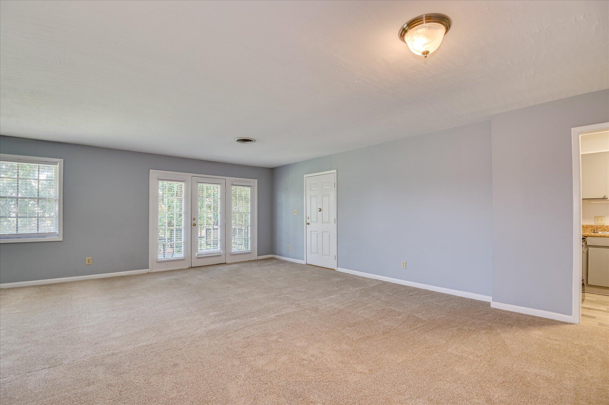 827 Milledge Road E4