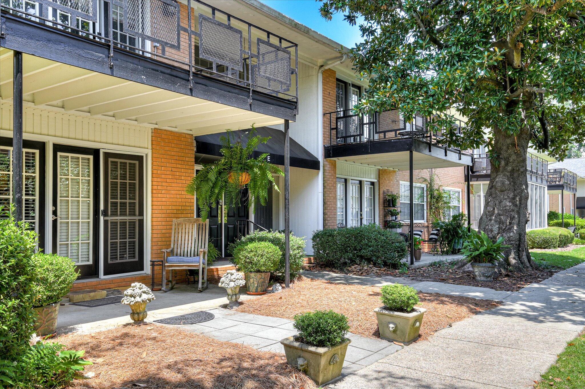 827 Milledge Road E4