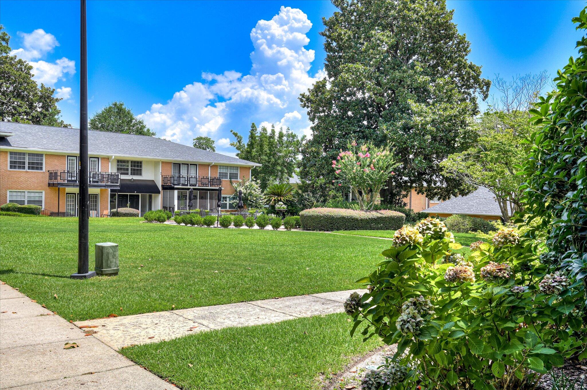 827 Milledge Road E4