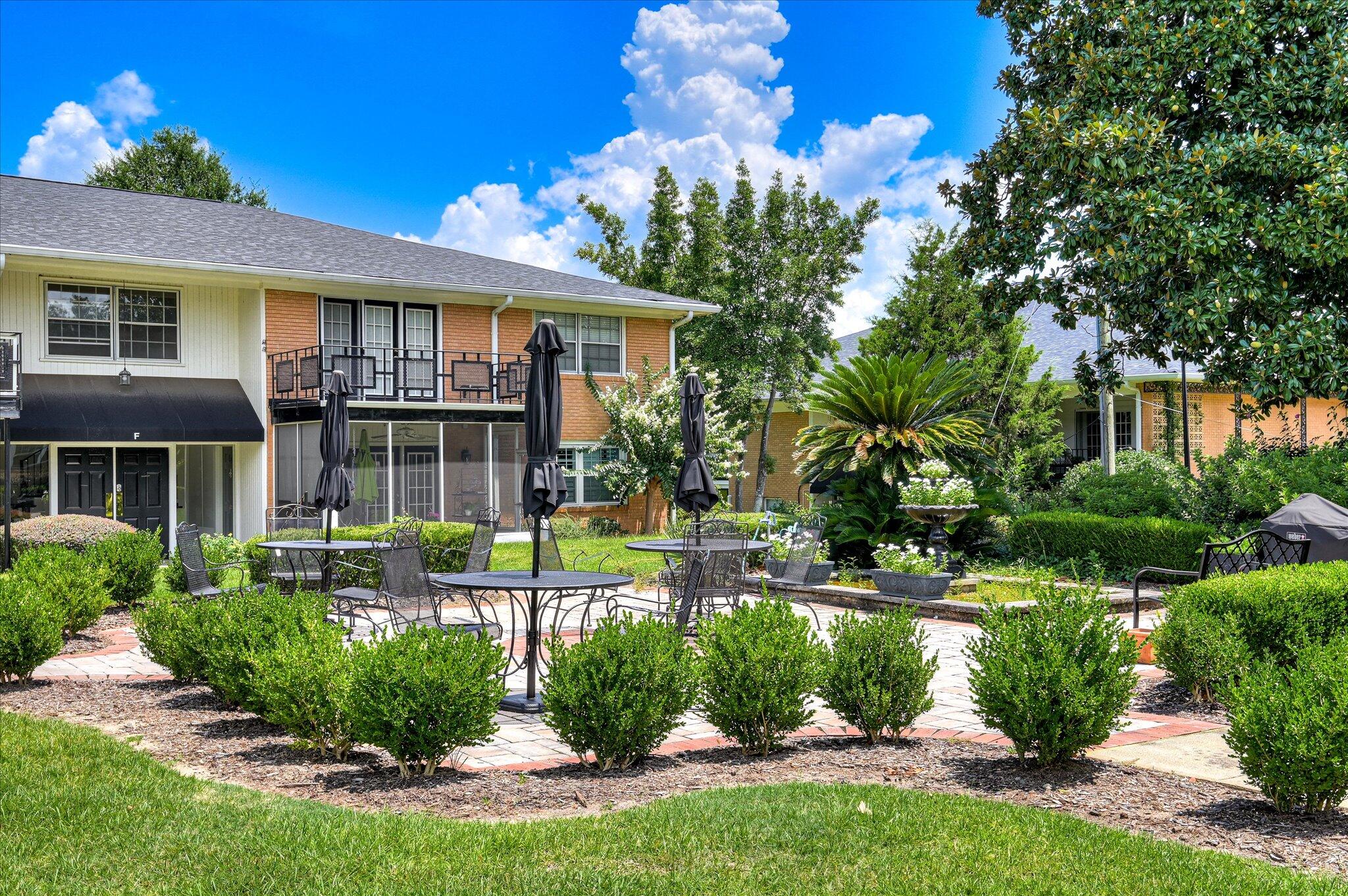 827 Milledge Road E4