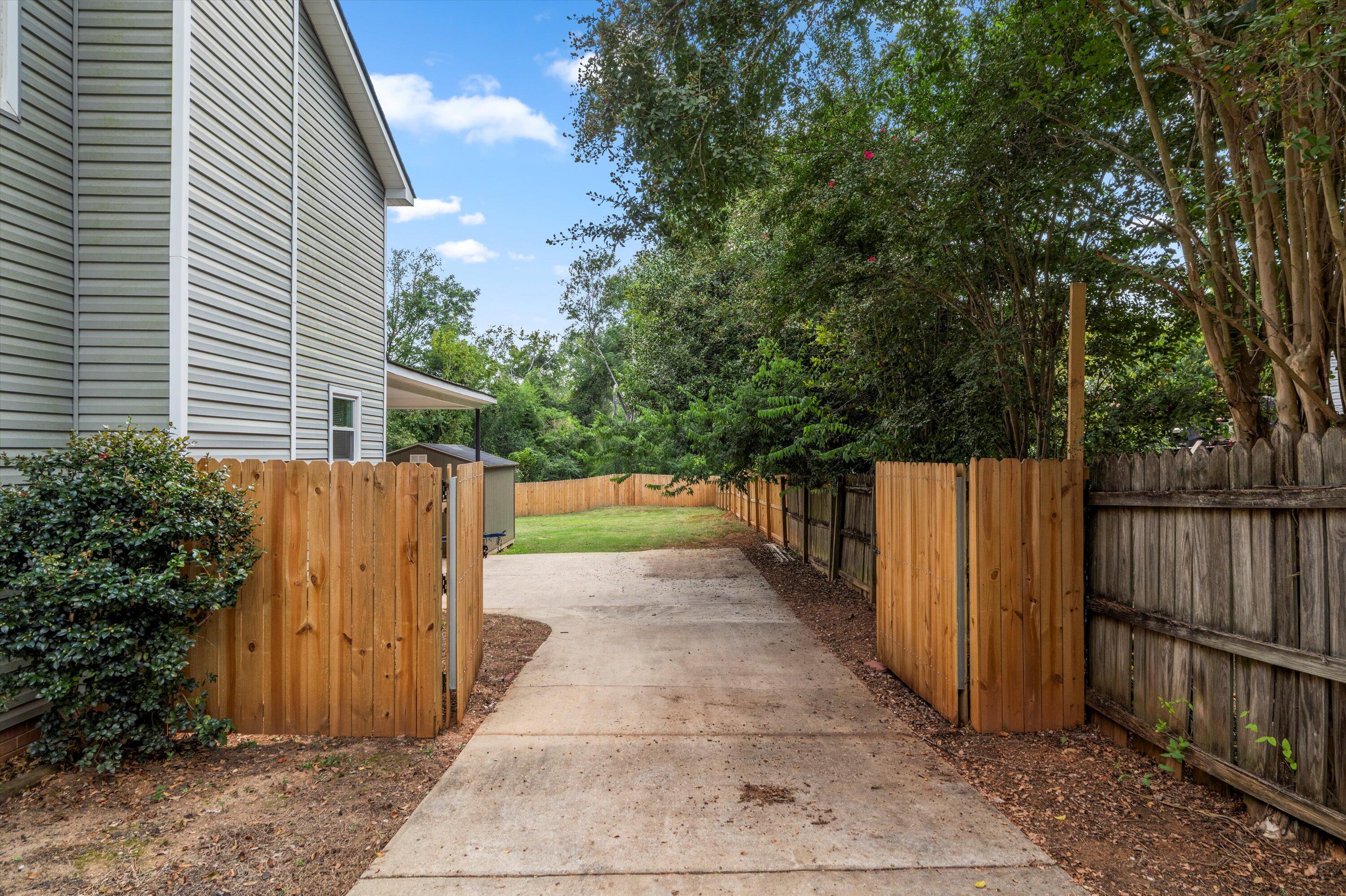 499 W Crystal Creek W Creek