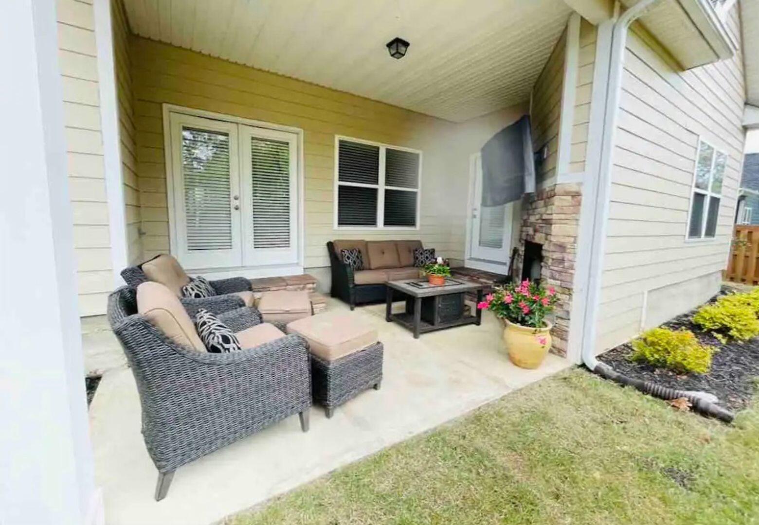 4850 Tanner Oaks Drive