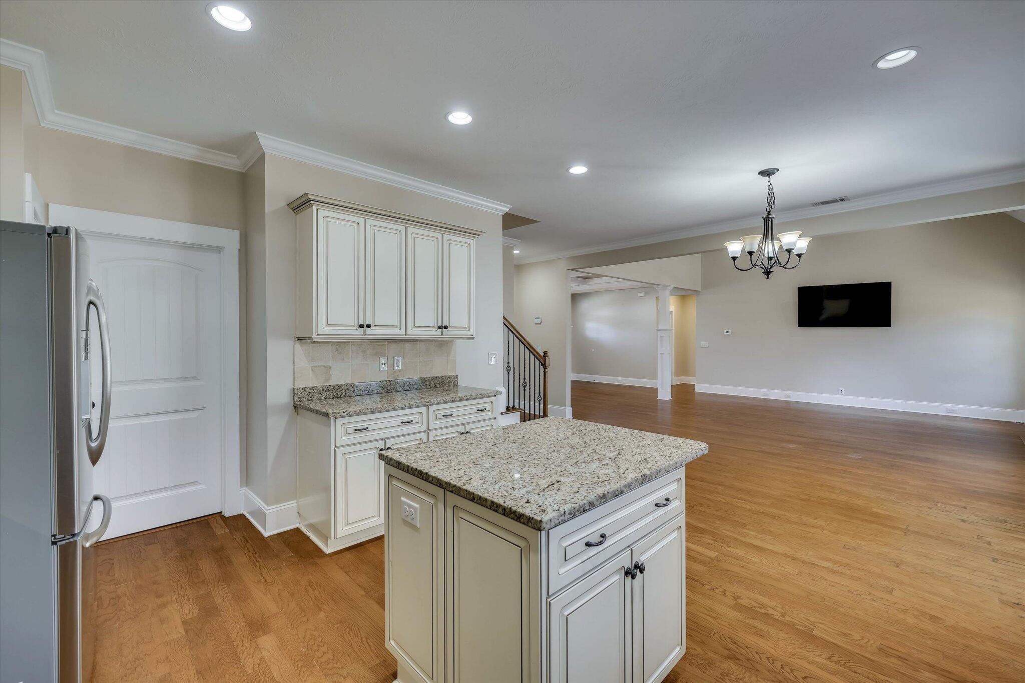 628 Burgamy Pass