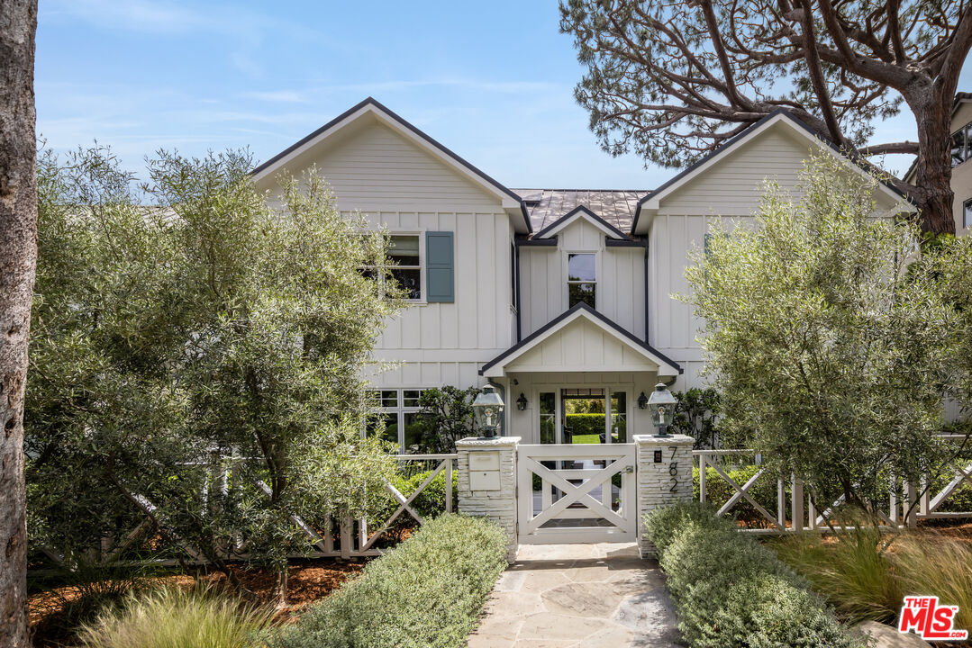 Sophisticated Coastal Design by Gray Malin