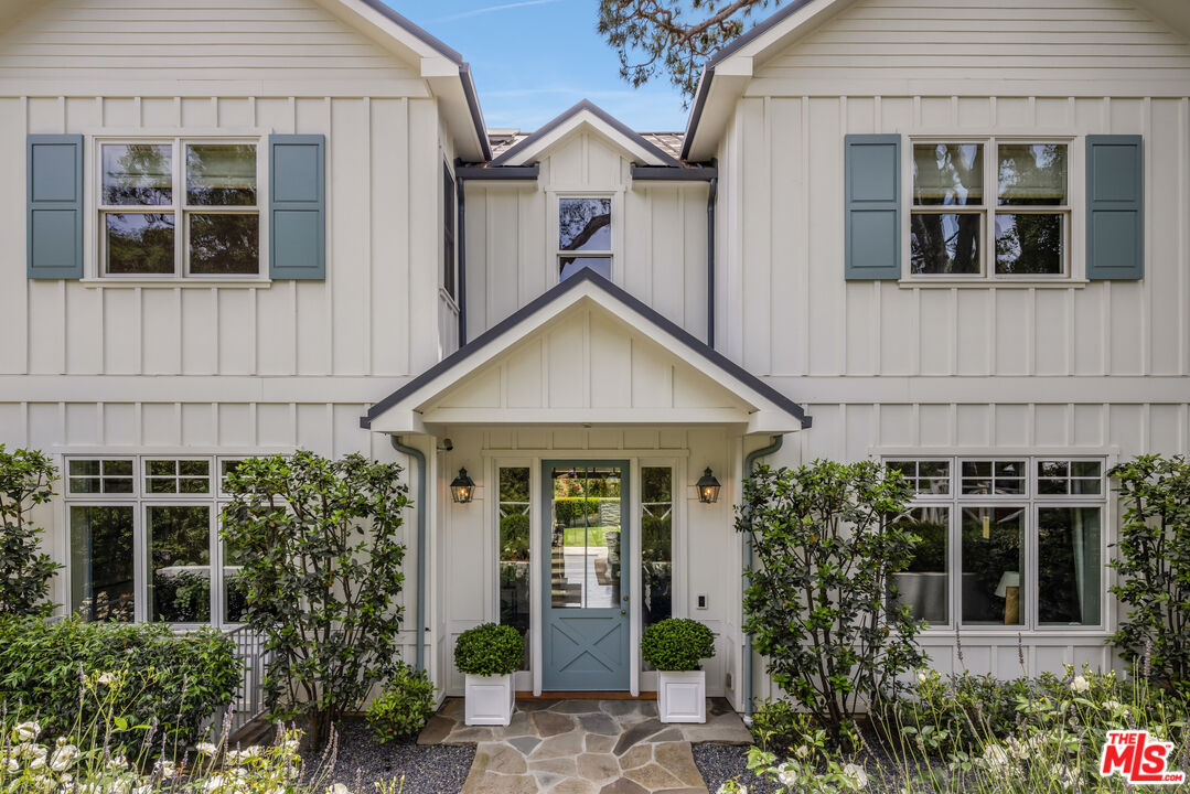 Sophisticated Coastal Design by Gray Malin